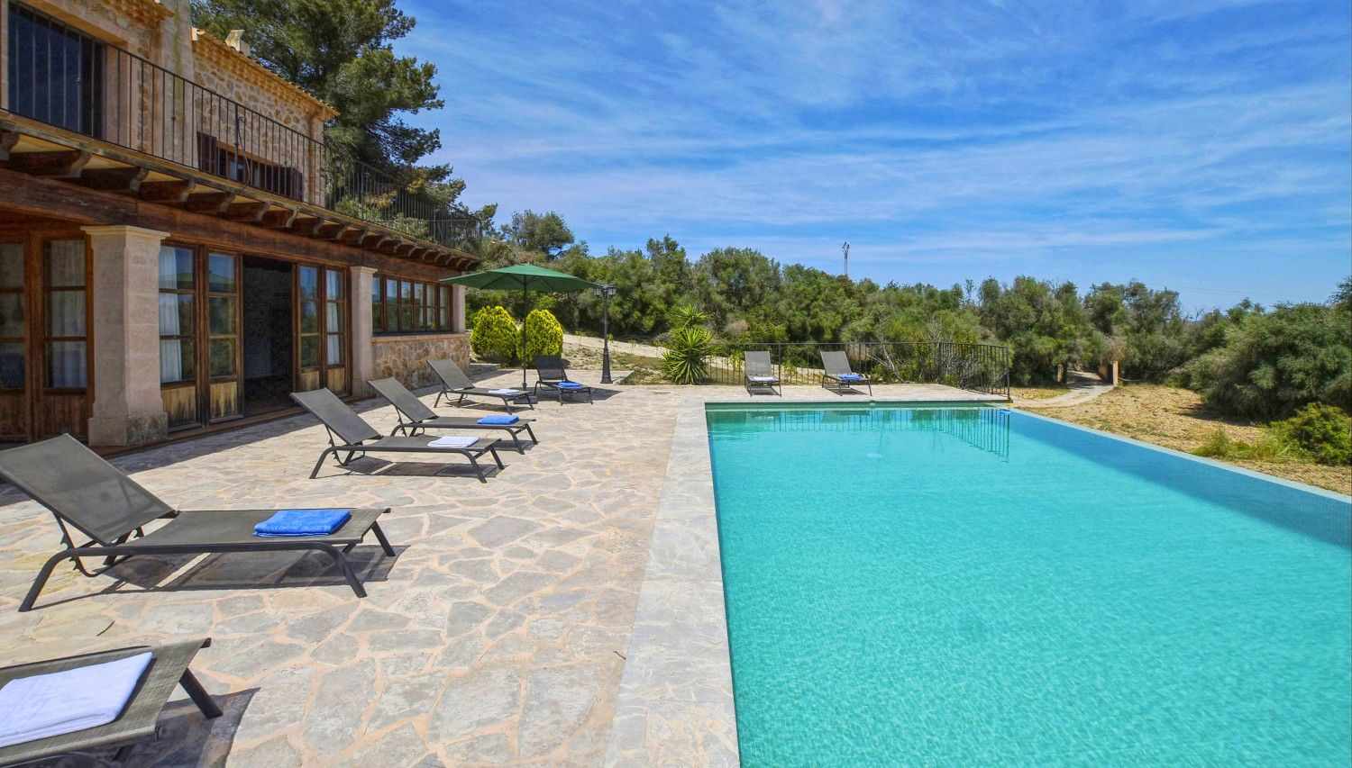 Country house for 8 people with pool nice views in Petra, Mallorca