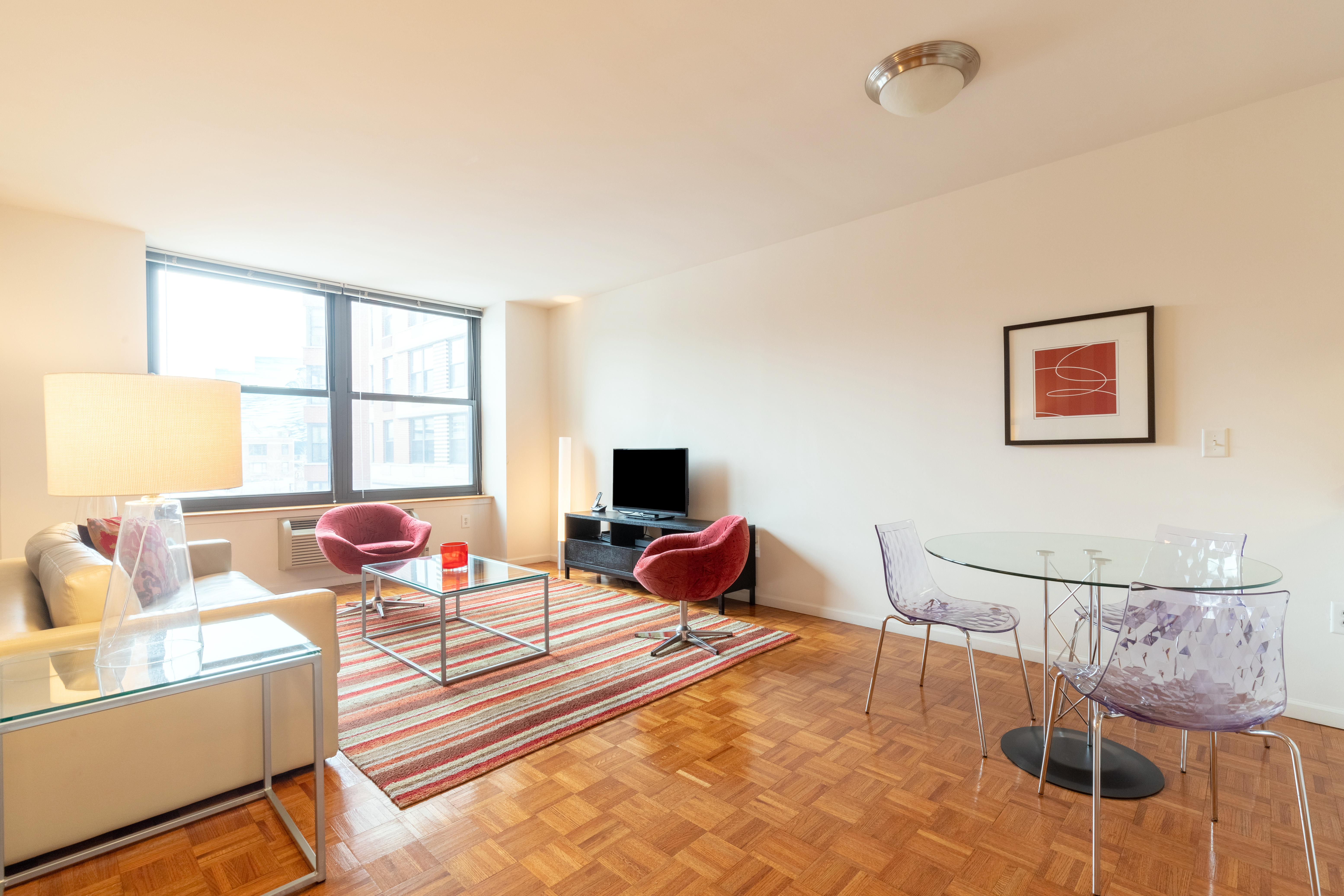 Charming One Bed, Steps from PATH to NYC in Ward E (councilmember James Solomon), Jersey City
