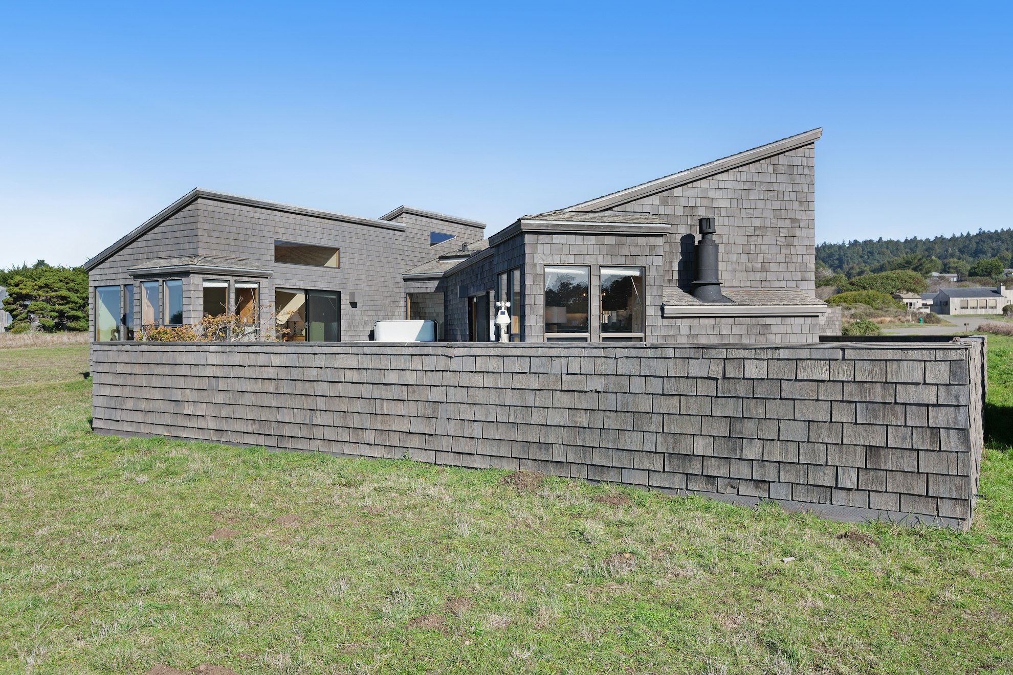 Remodeled 2BR Oceanview | Hot Tub | Fireplace