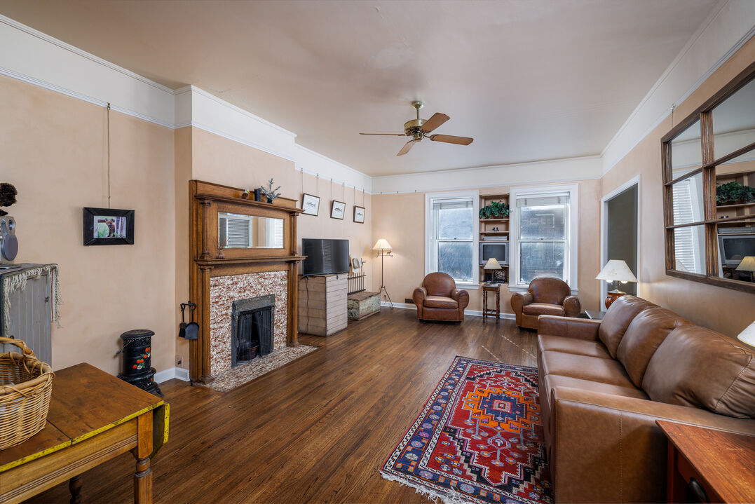 30-Day Dog-Friendly Flat on Main Street w/AC in Bozeman, Bozeman