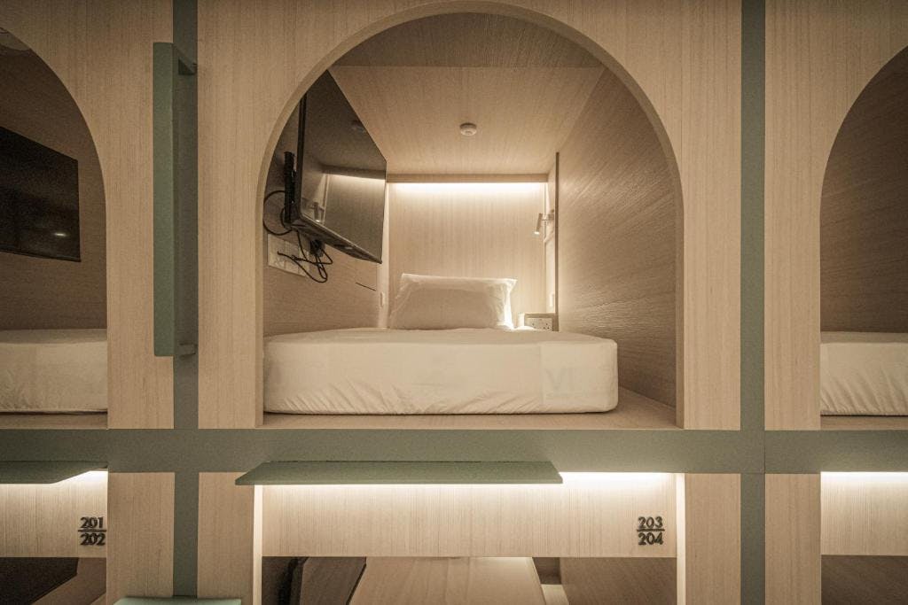 Jyu Capsule Hotel, Upper single capsule