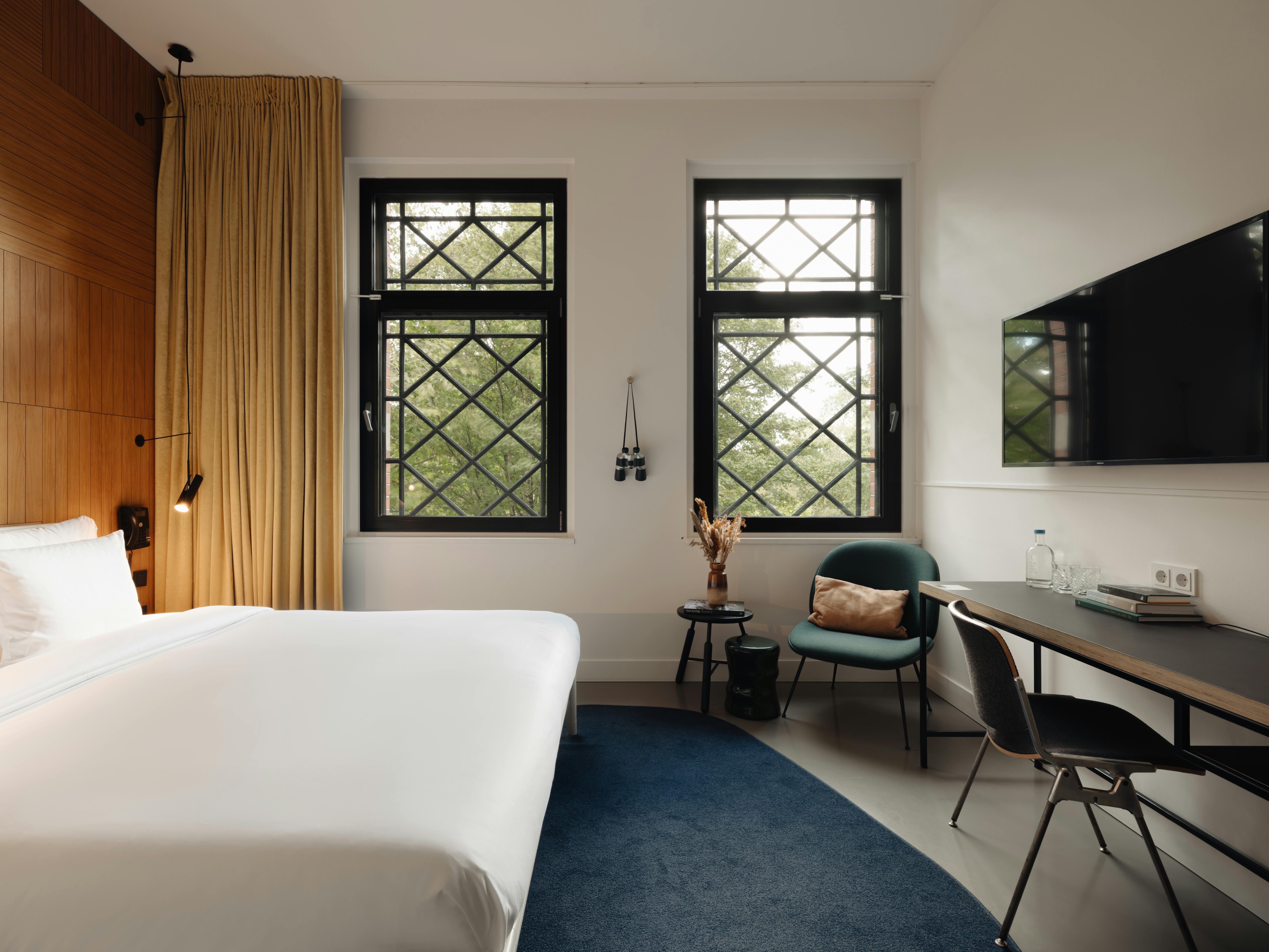 Conscious Hotel Westerpark, Small double room