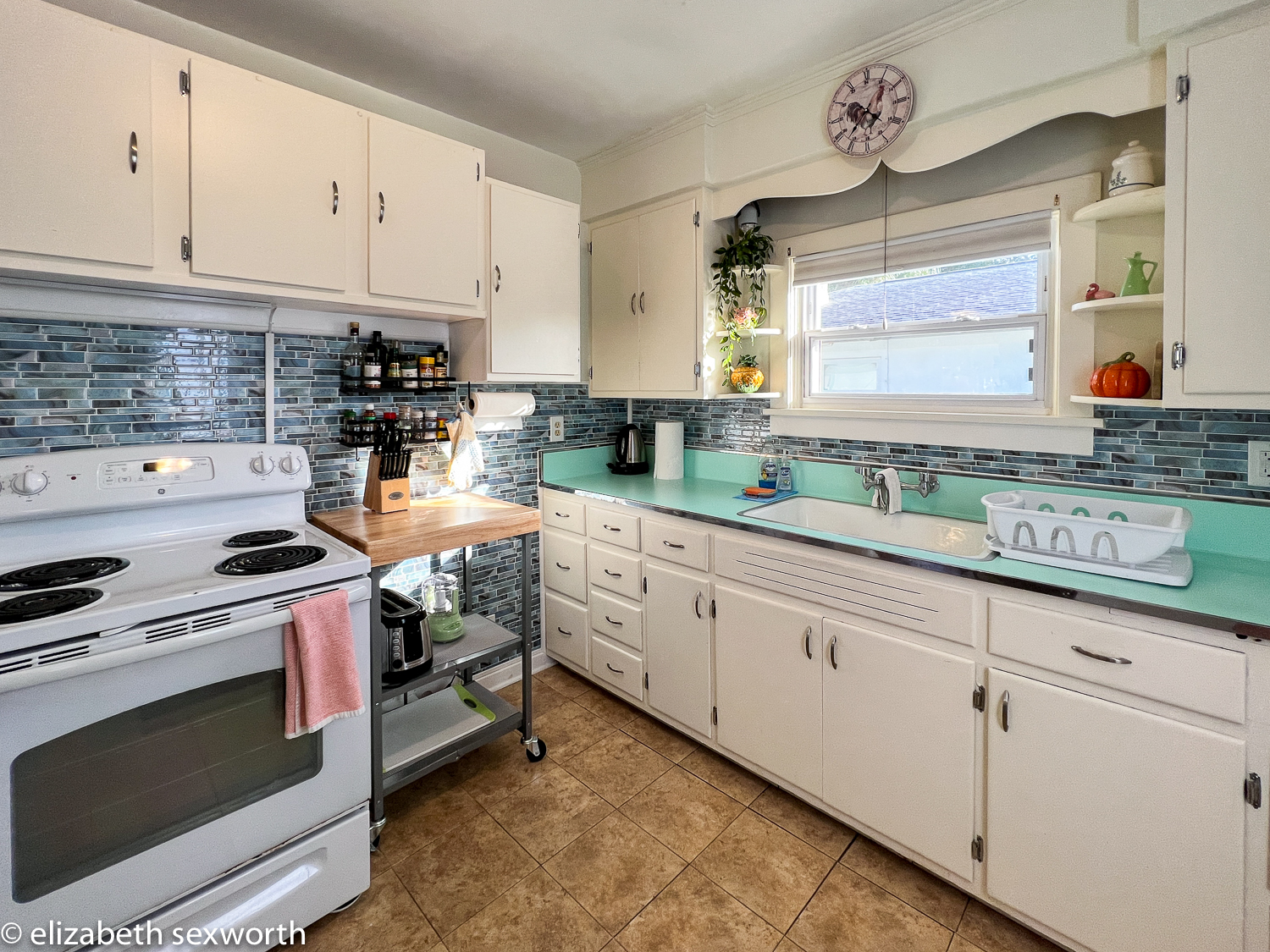 Tyn & Marty's Old-Fashioned Beach Cottage