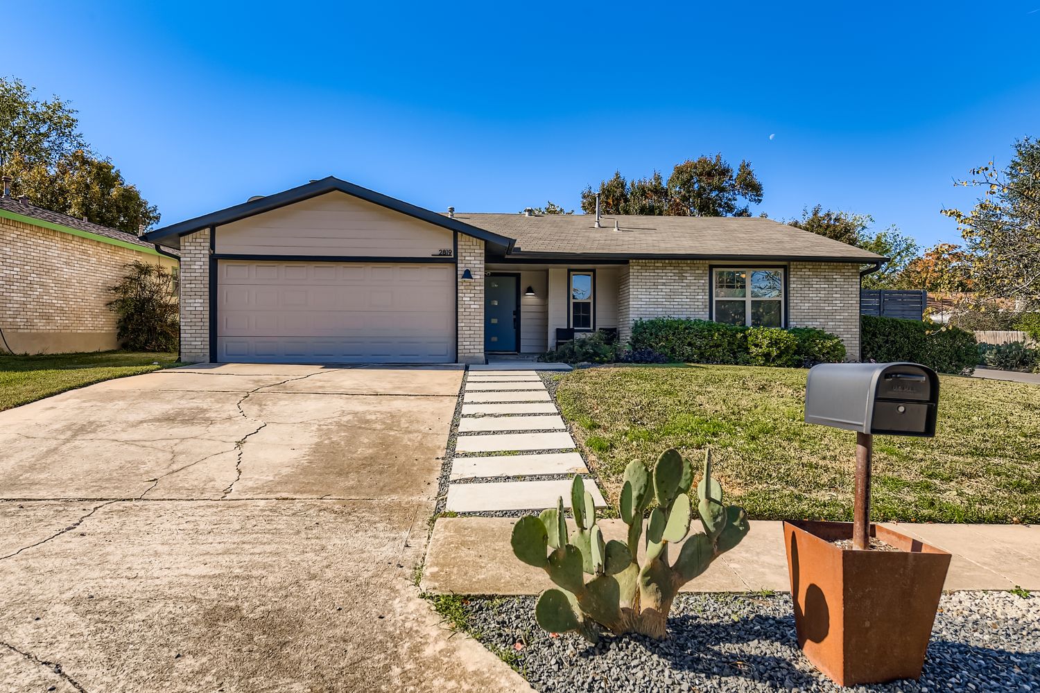 TCH - 3bd/2.5ba home in Austin w/ Workspace in 78745, Austin