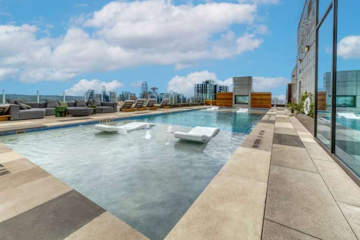 Luxury High-Rise 2BR on the 21st Floor | Rainey St in 78701, Austin