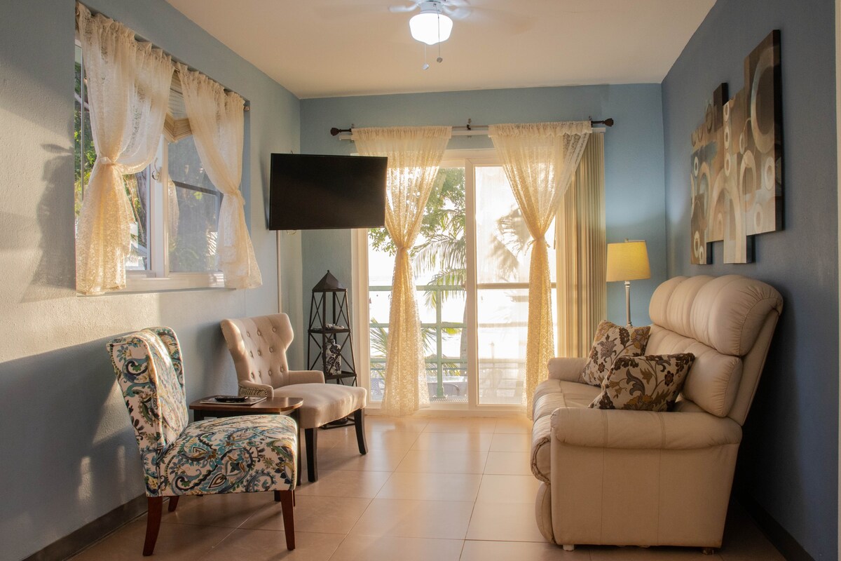 Oceanview 2BR/1BA - Unit 210 Ocean Villa
