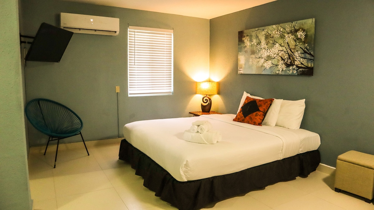 Beachfront Studio - Unit 106 Ocean Villa