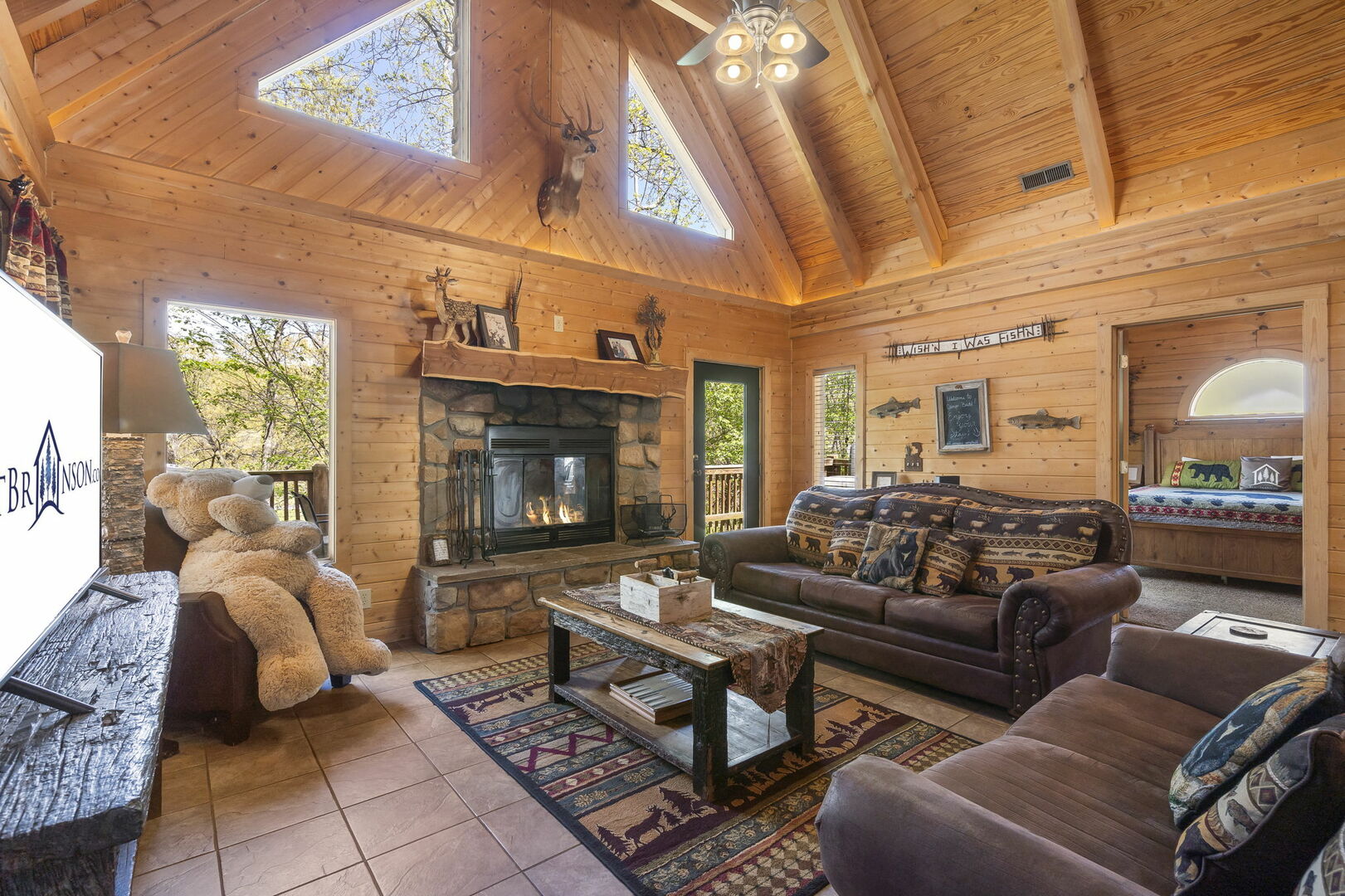 Near Big Cedar True Log Cabin Pvt HotTub Free Tix