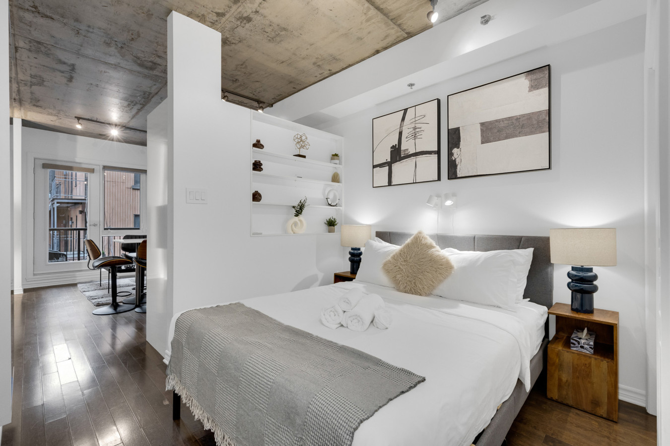 Flat at the Foot of the Mountain W/Parking