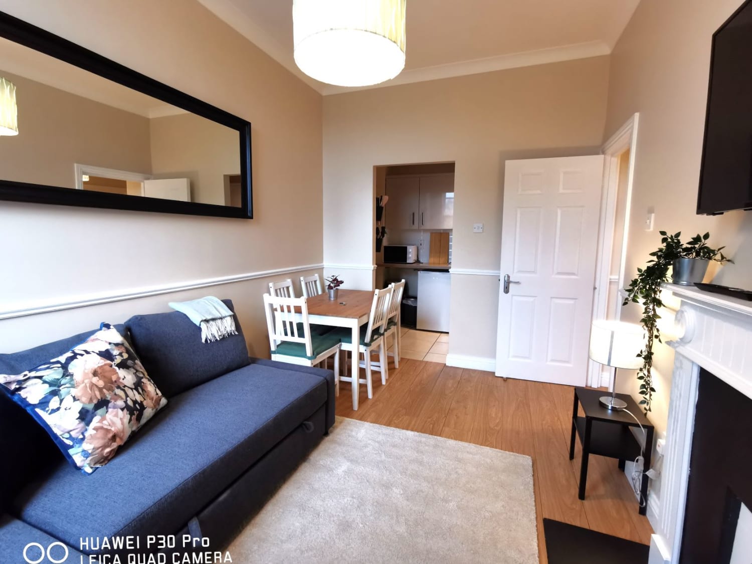 Central Location 2Bed Fast WIFI and TV and kitchen