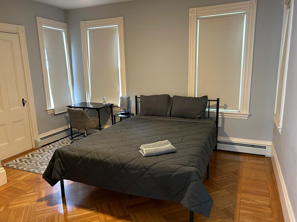 H1_Triple Room Near South Boston Area in Dorchester, Boston