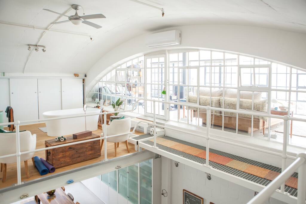 Spacious city loft with large terrace in Ward 57, Cape Town