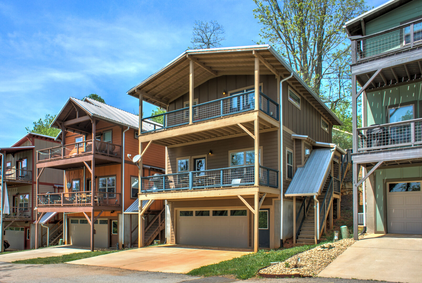 Near Downtown Asheville | Hot Tub and Pet Friendly in 28806, Asheville
