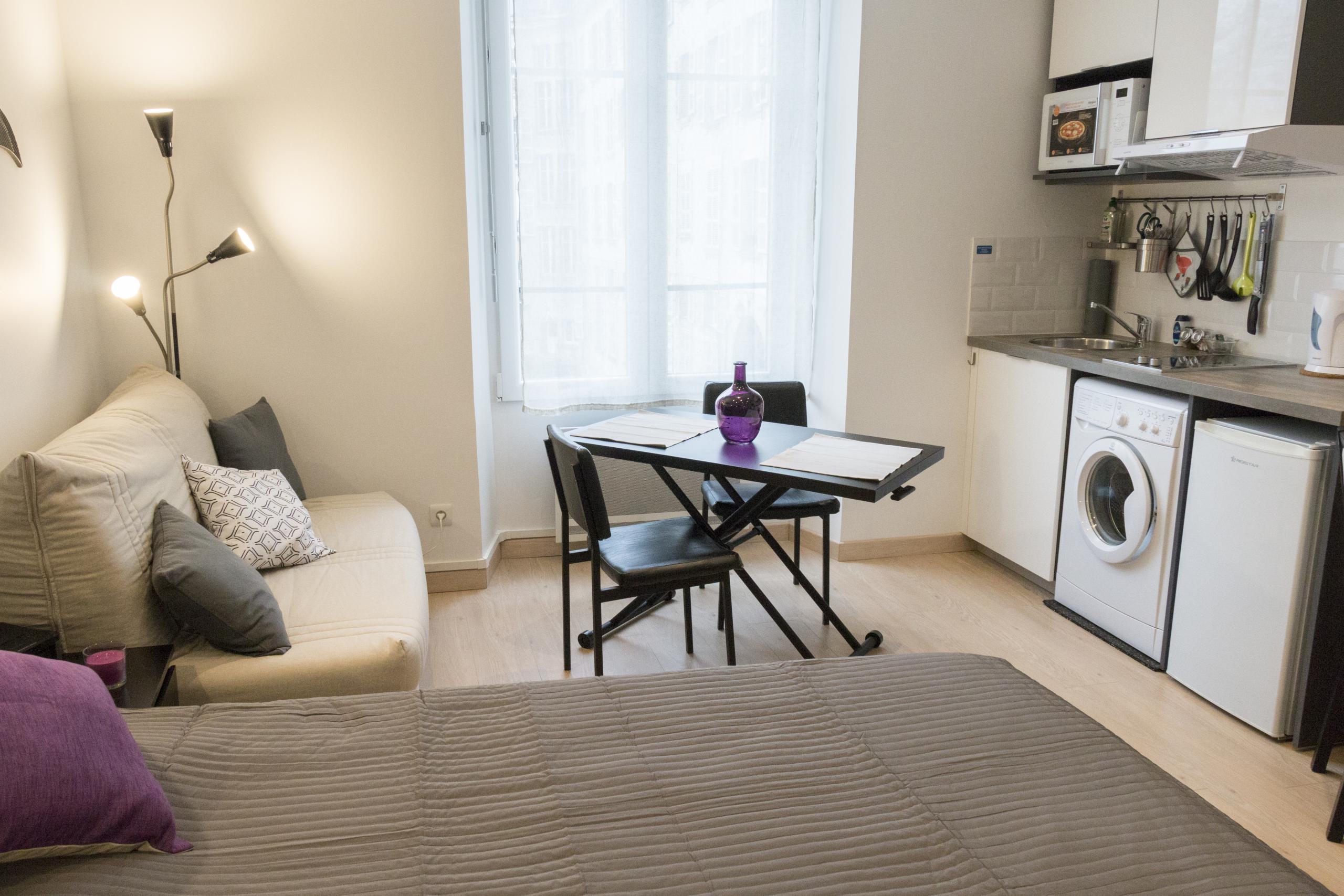 Studio 22-Studio-Apartment-Wet room-Garden view
