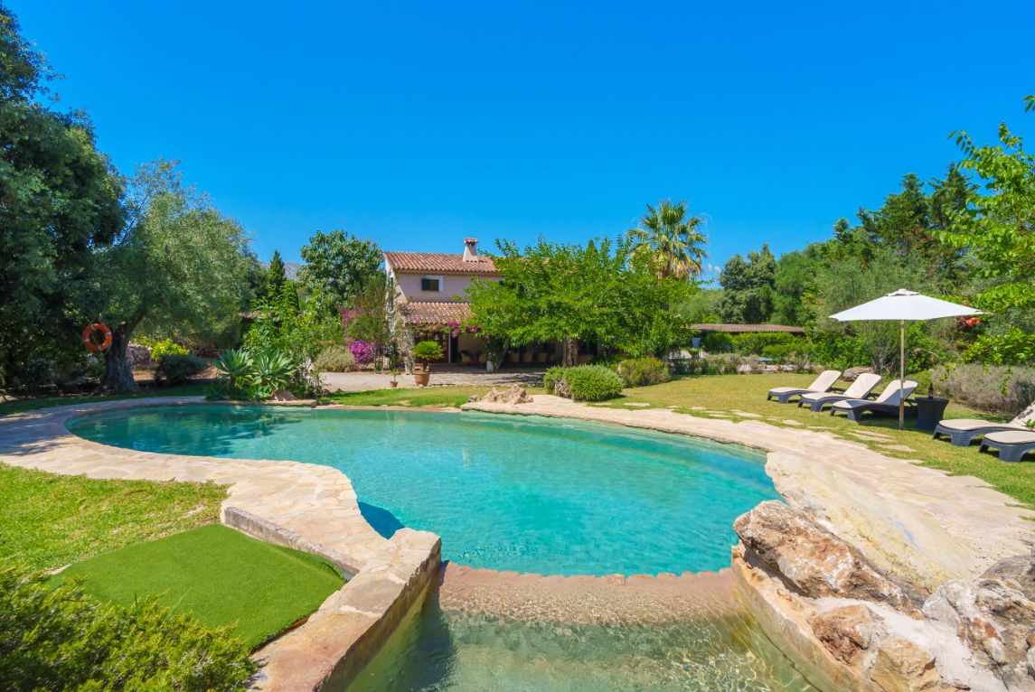 Luxurious Villa close the sea with pool & a/c in Pollença, Mallorca