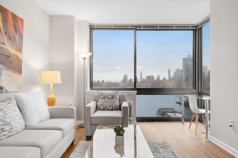 Beautiful Newport 2BR | Upscale Amenities w/ Gym in Ward E (councilmember James Solomon), Jersey City