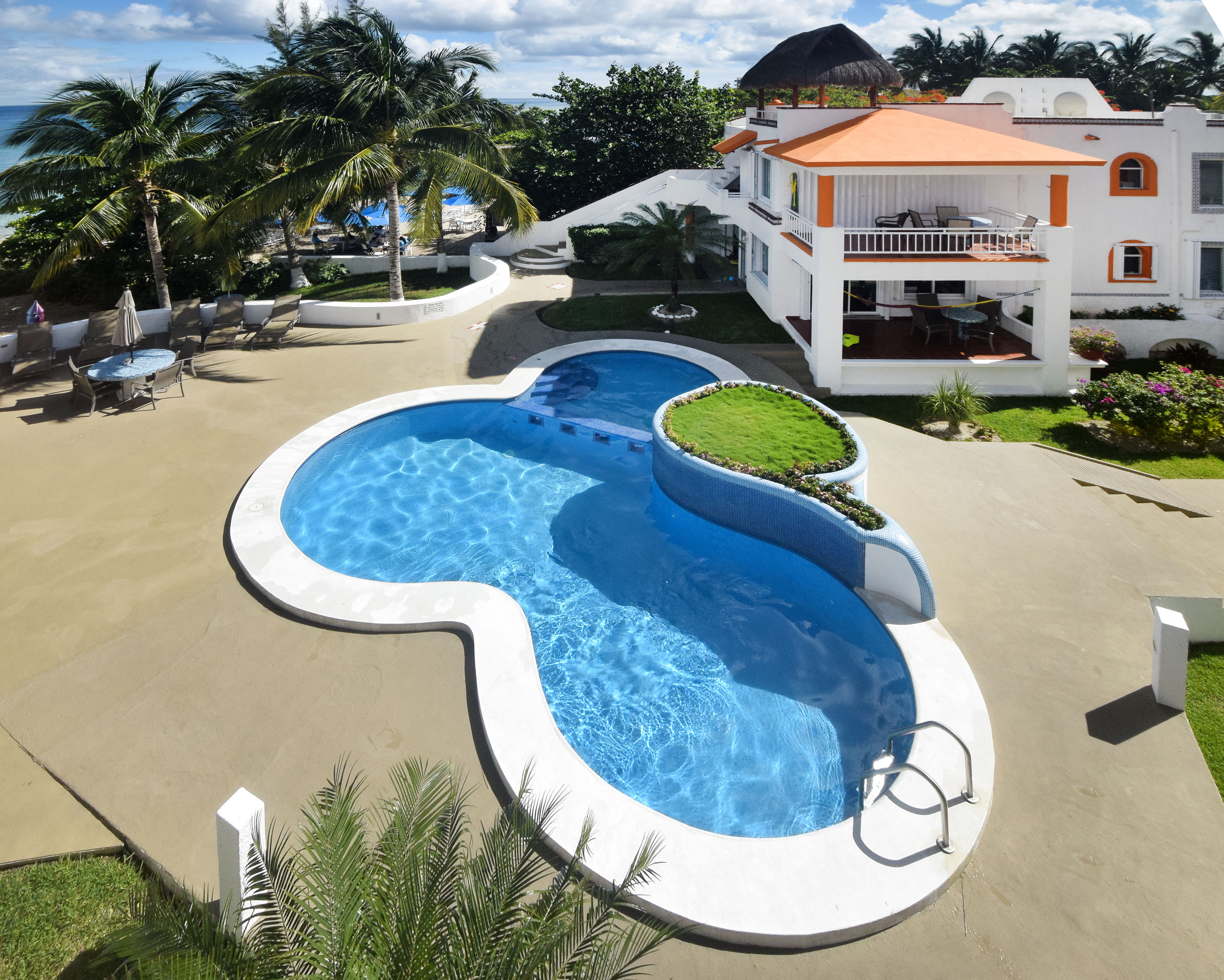 Tropical Paradise in Amazing Location