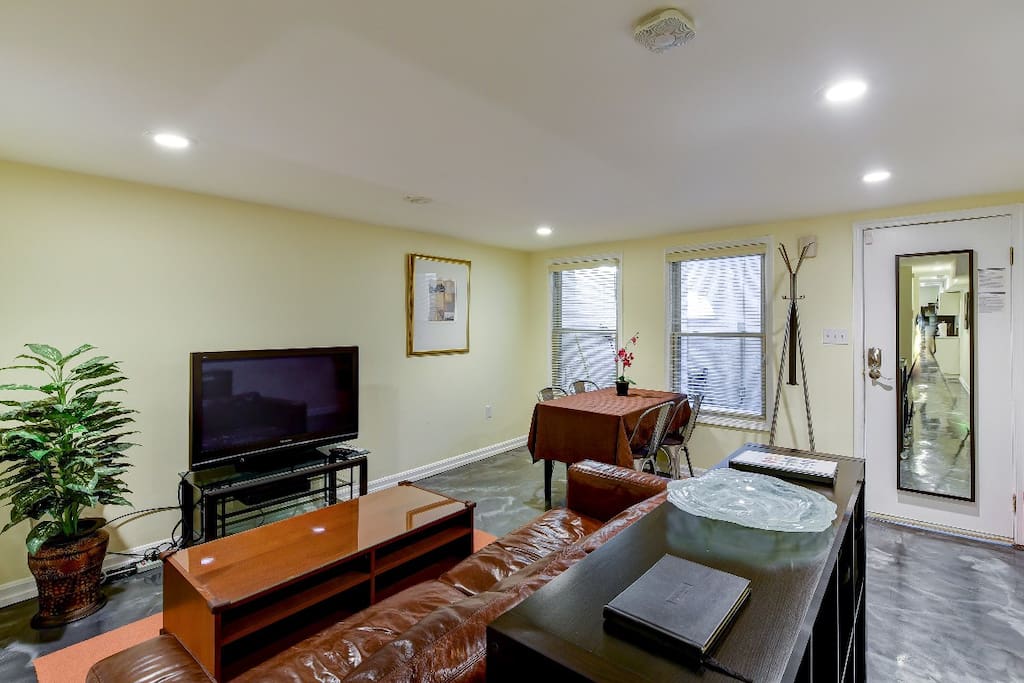 2BR/1BA Guest Suite - Union Station in Union Station, Stanton Park, Kingman Park, Washington Dc