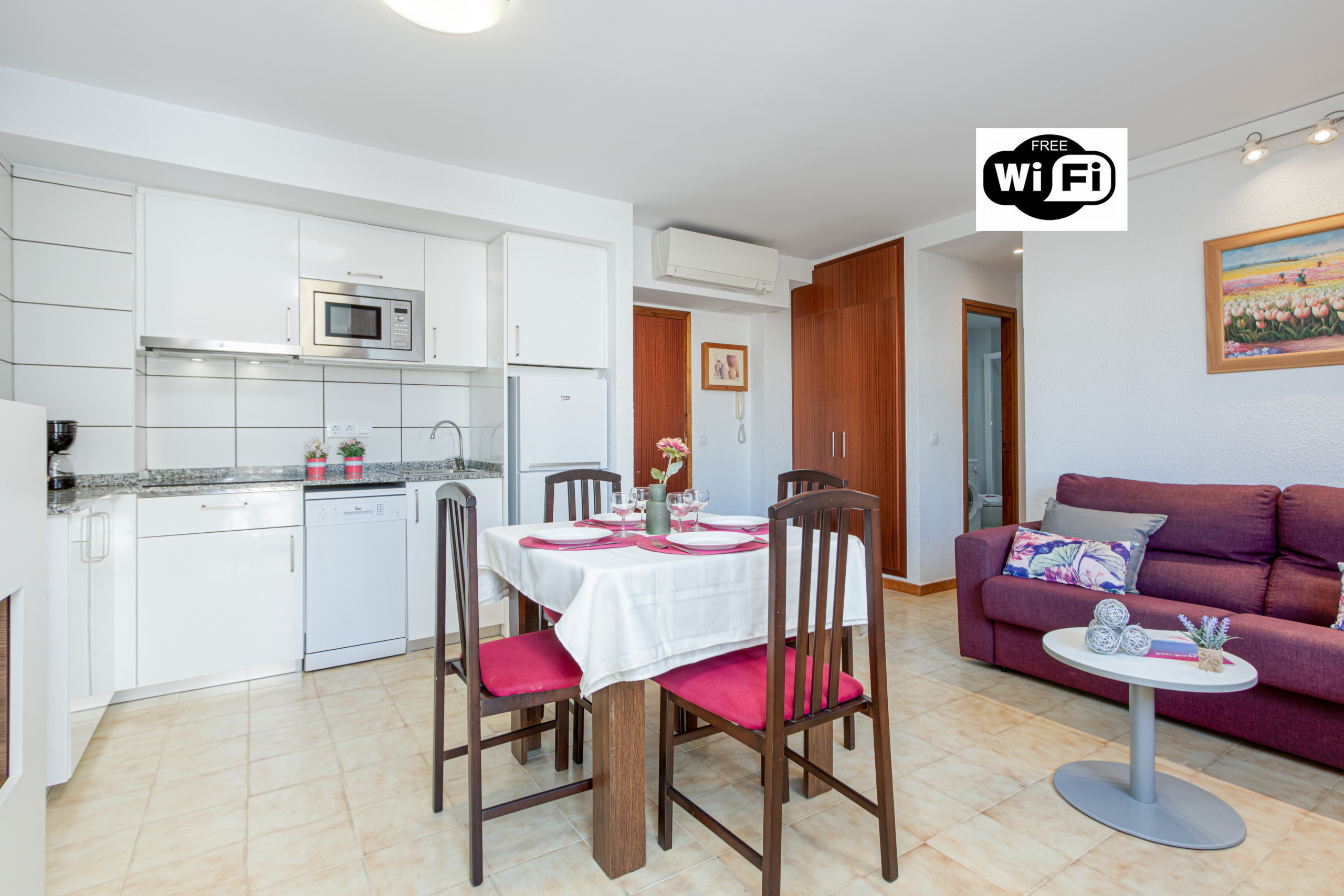 2007-Av De Rhode Apartment with wifi near the beac