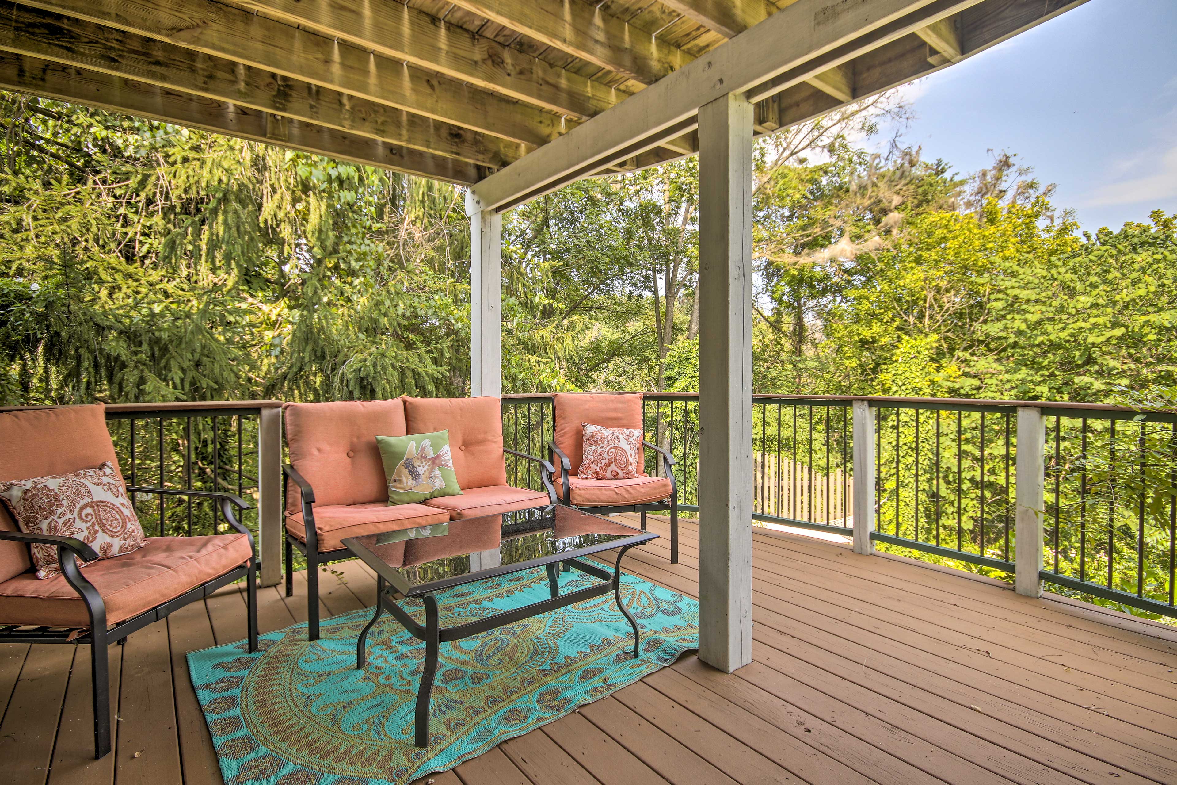 Harpers Ferry Apartment w/ Private Pool & Hot Tub!