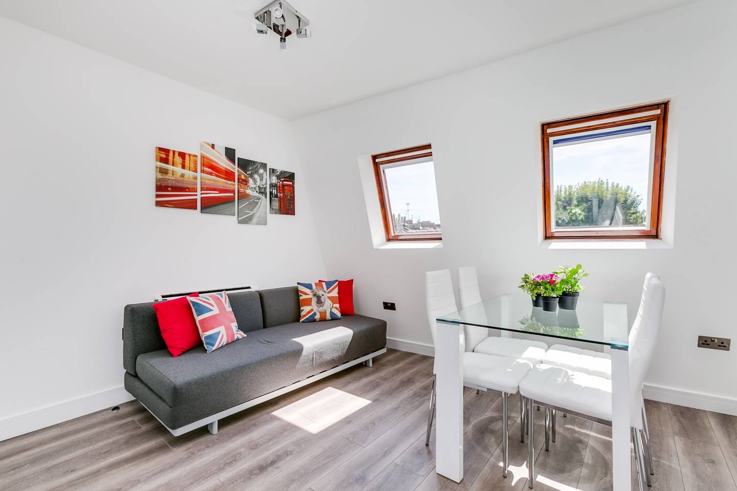 M11 - Modern 2 bedroom apartment near Hyde Park
