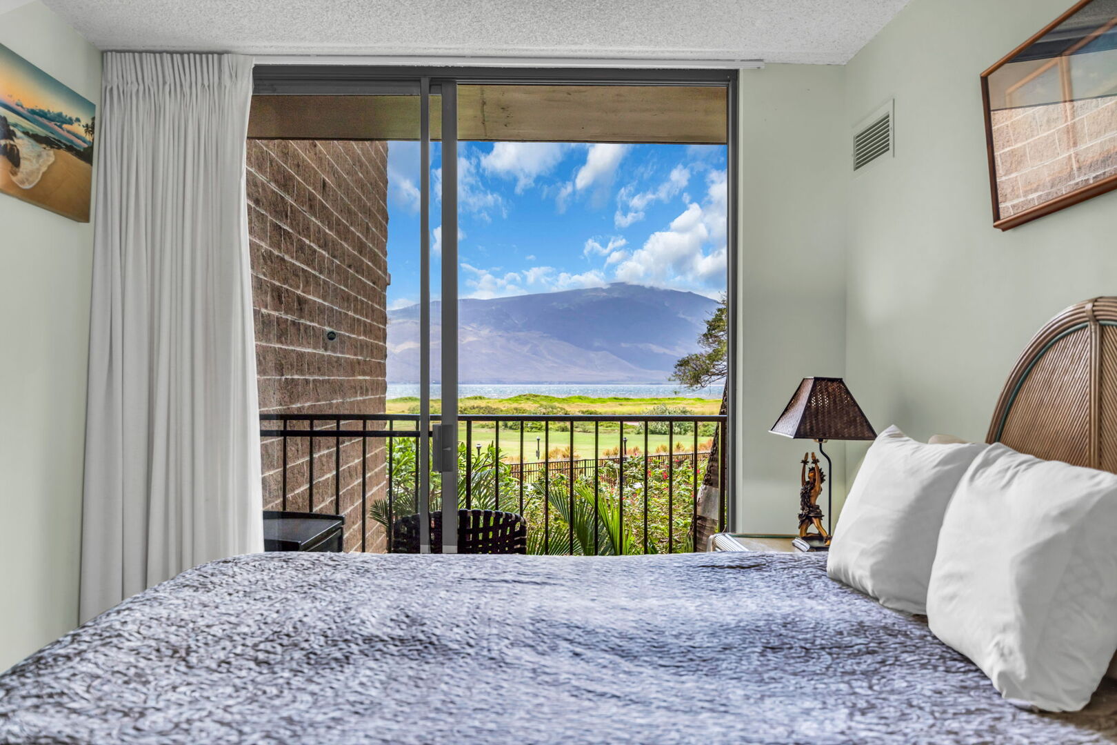 Beautiful OceanView Condo (KM 230) in Kihei-Makena, Hawaii