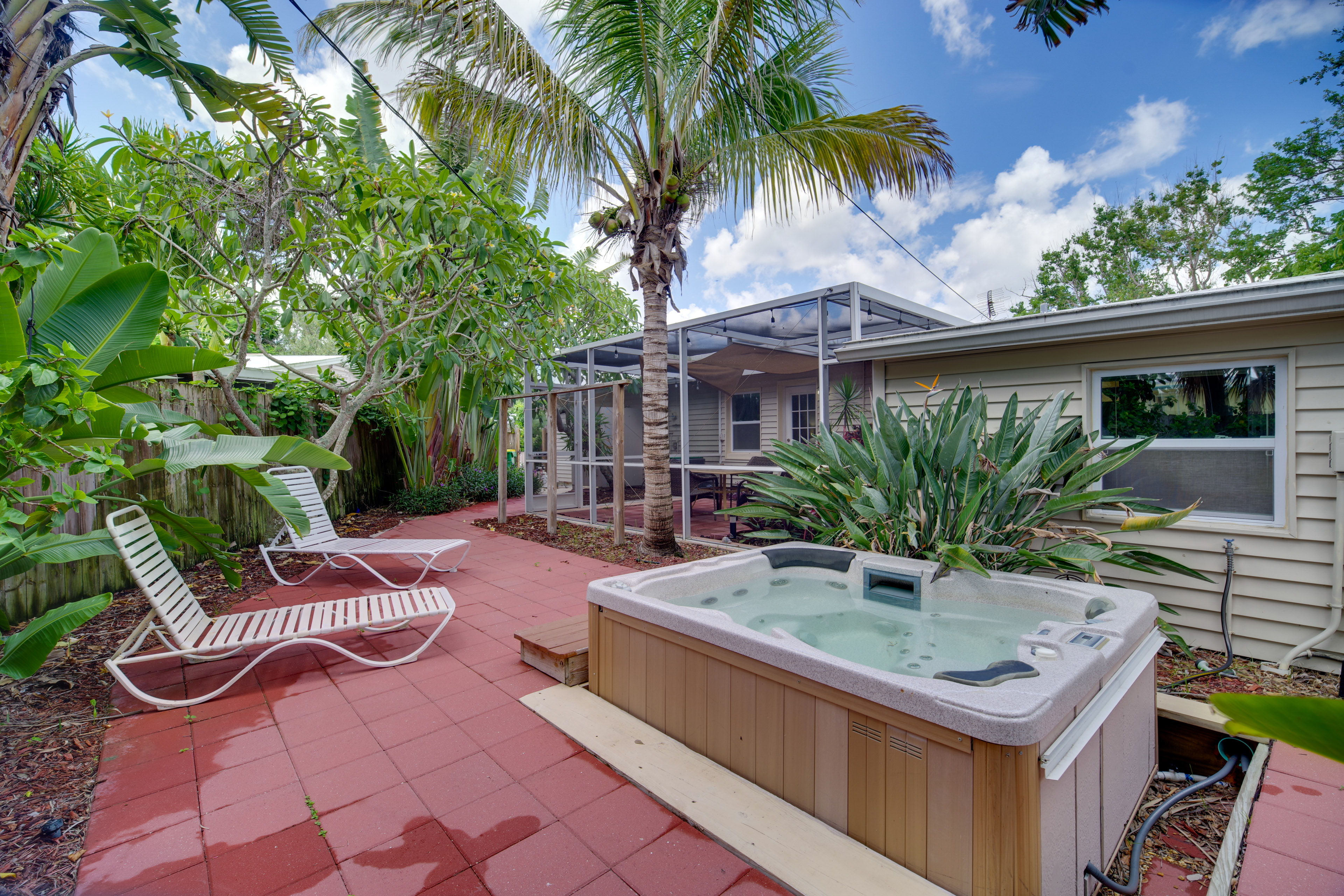 Satellite Beach 'Sunshine House' w/ Hot Tub!