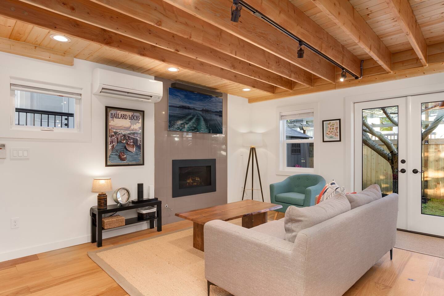 Ballard Locks | Fire Pit · Chef's Kitchen | Loft