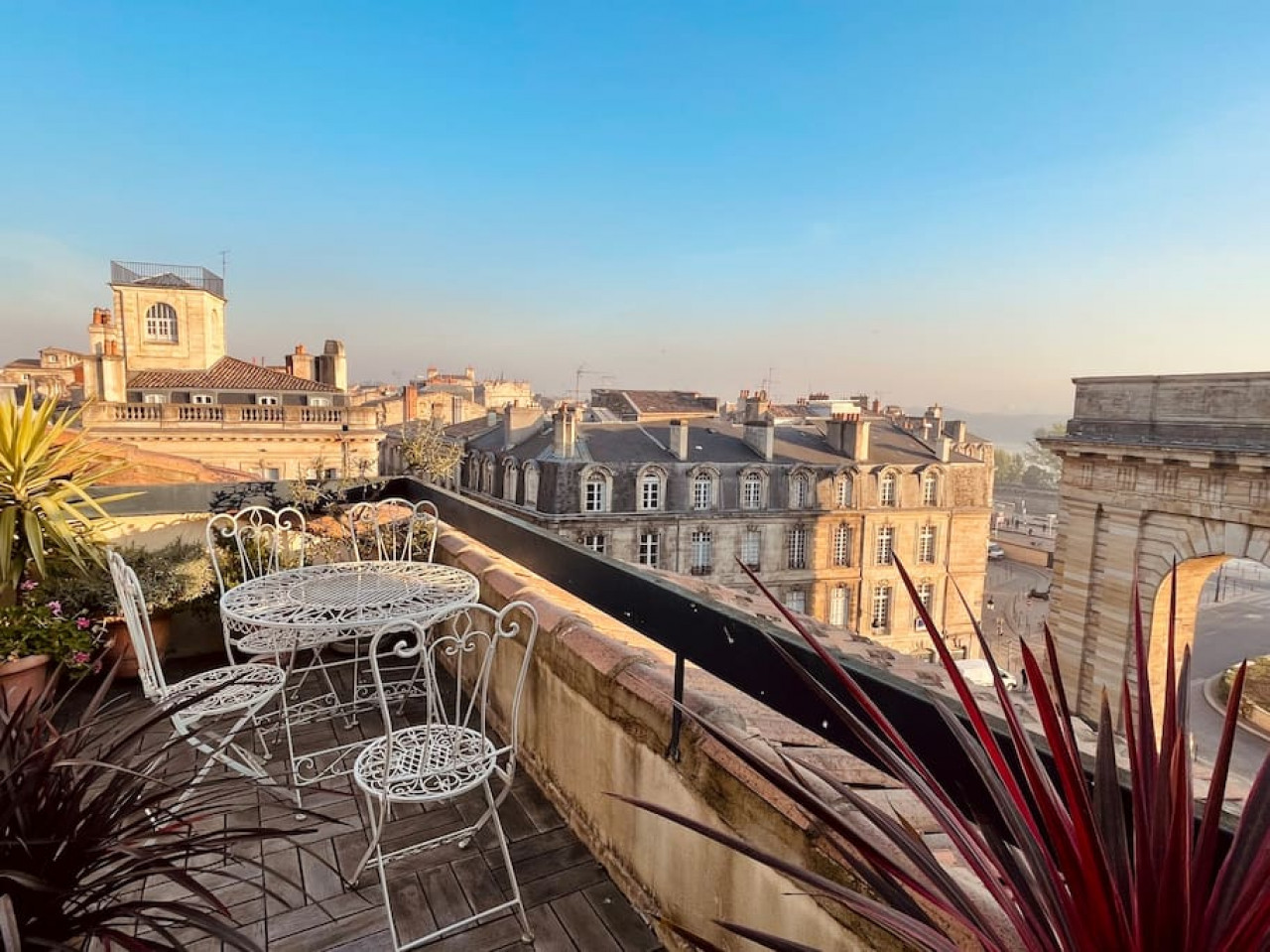 Spectacular view, full air-con, elevator in Bordeaux Sud, Bordeaux