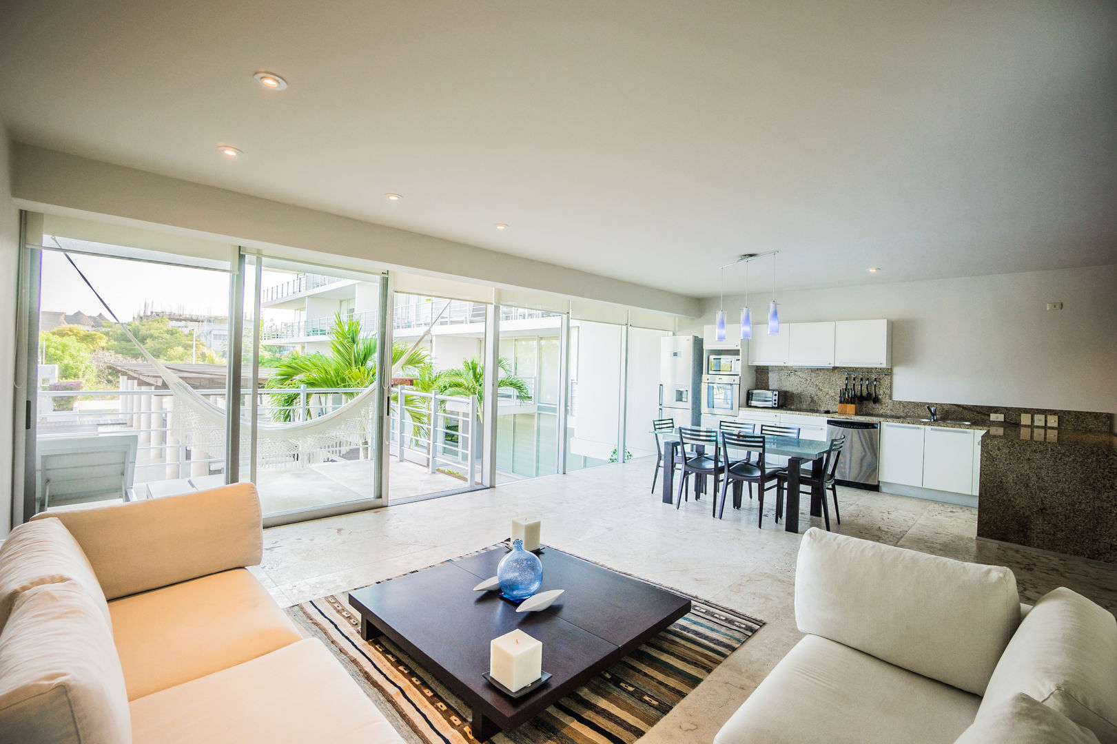 Spacious Magia Condo|Steps to the beach & 5th Ave