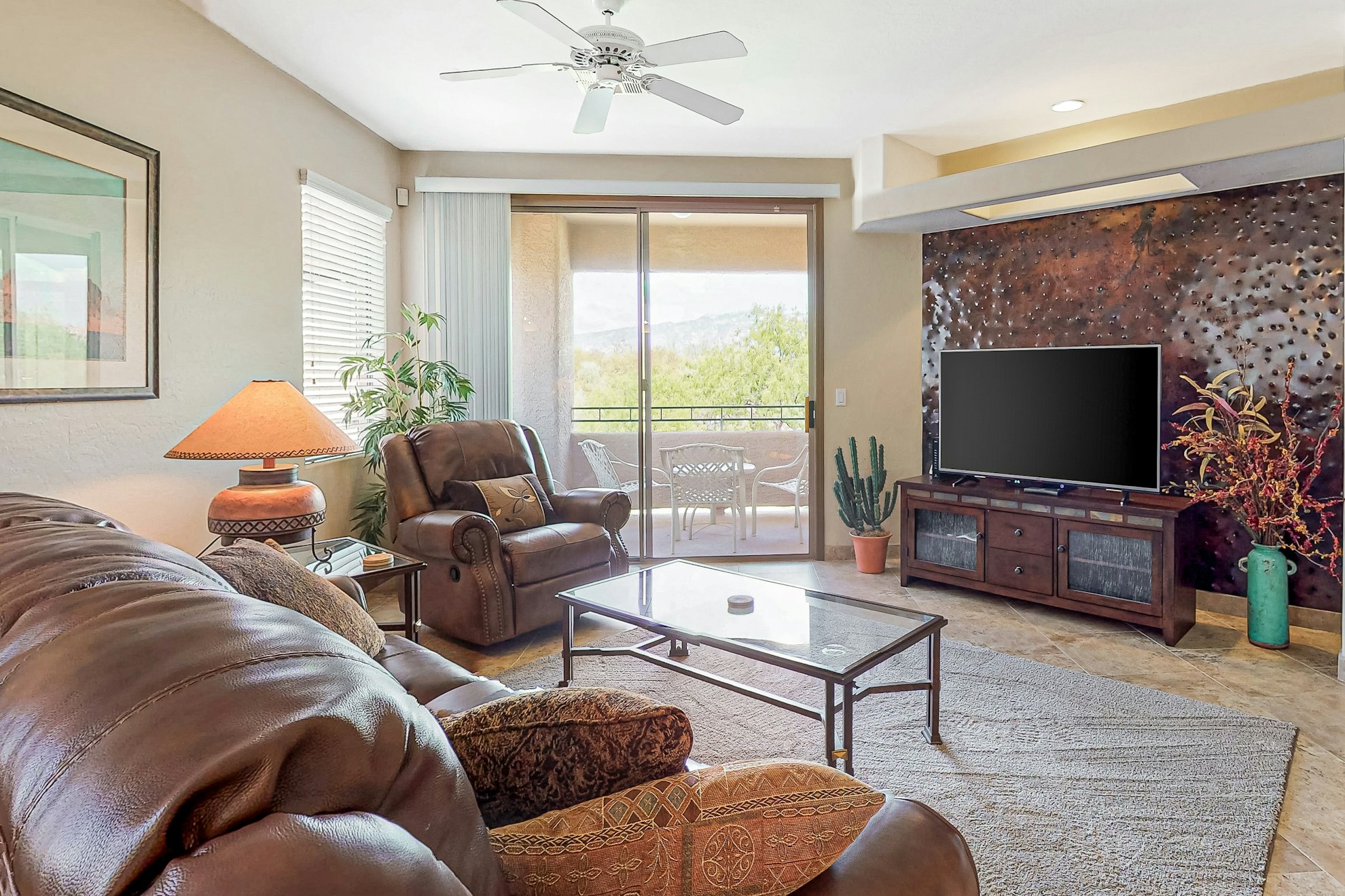 Dog Friendly 3BR Mountainview | Balcony | Pool