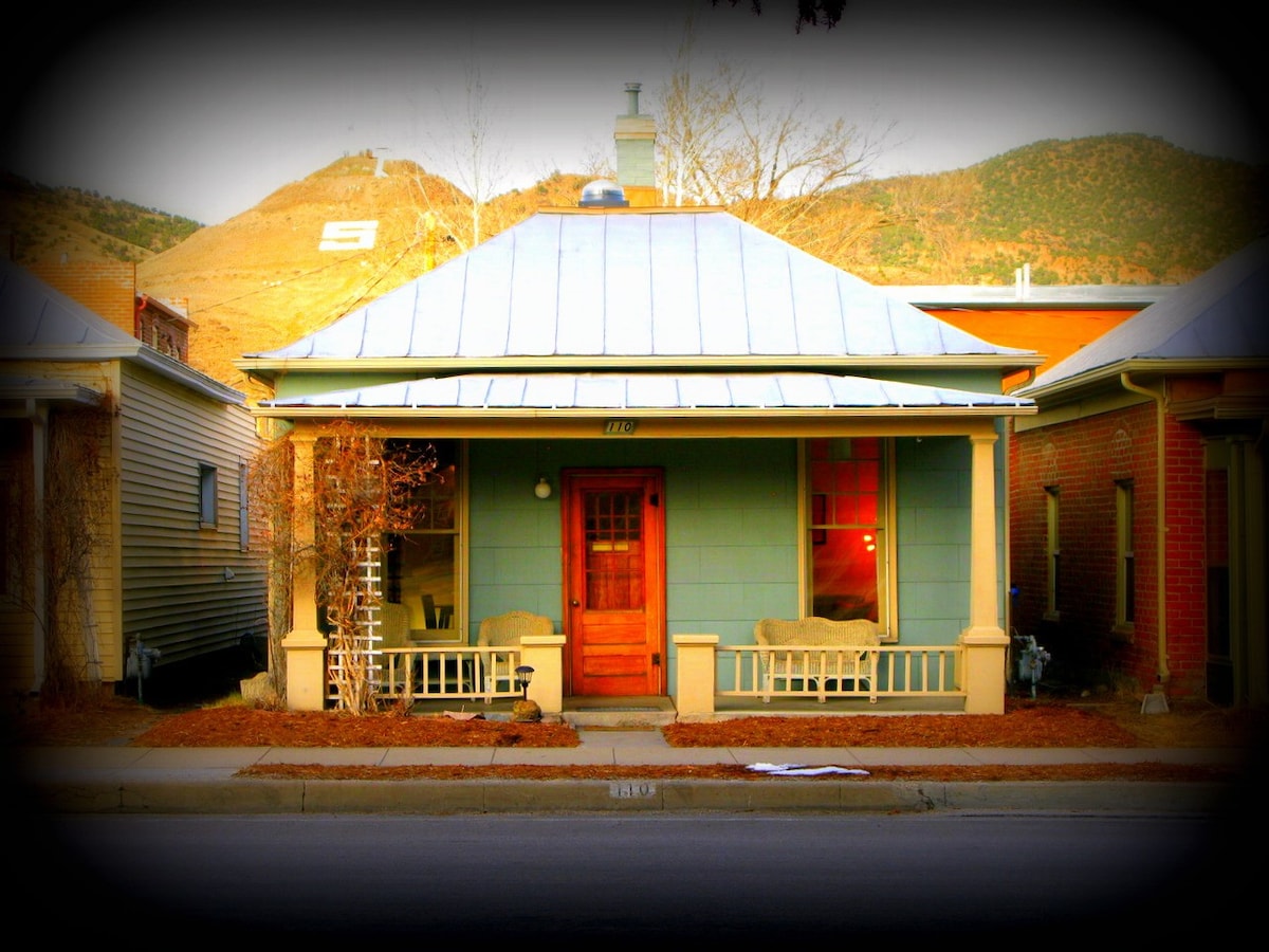 Quaint Home on Alpine Park, Downtn Salida (STR461)