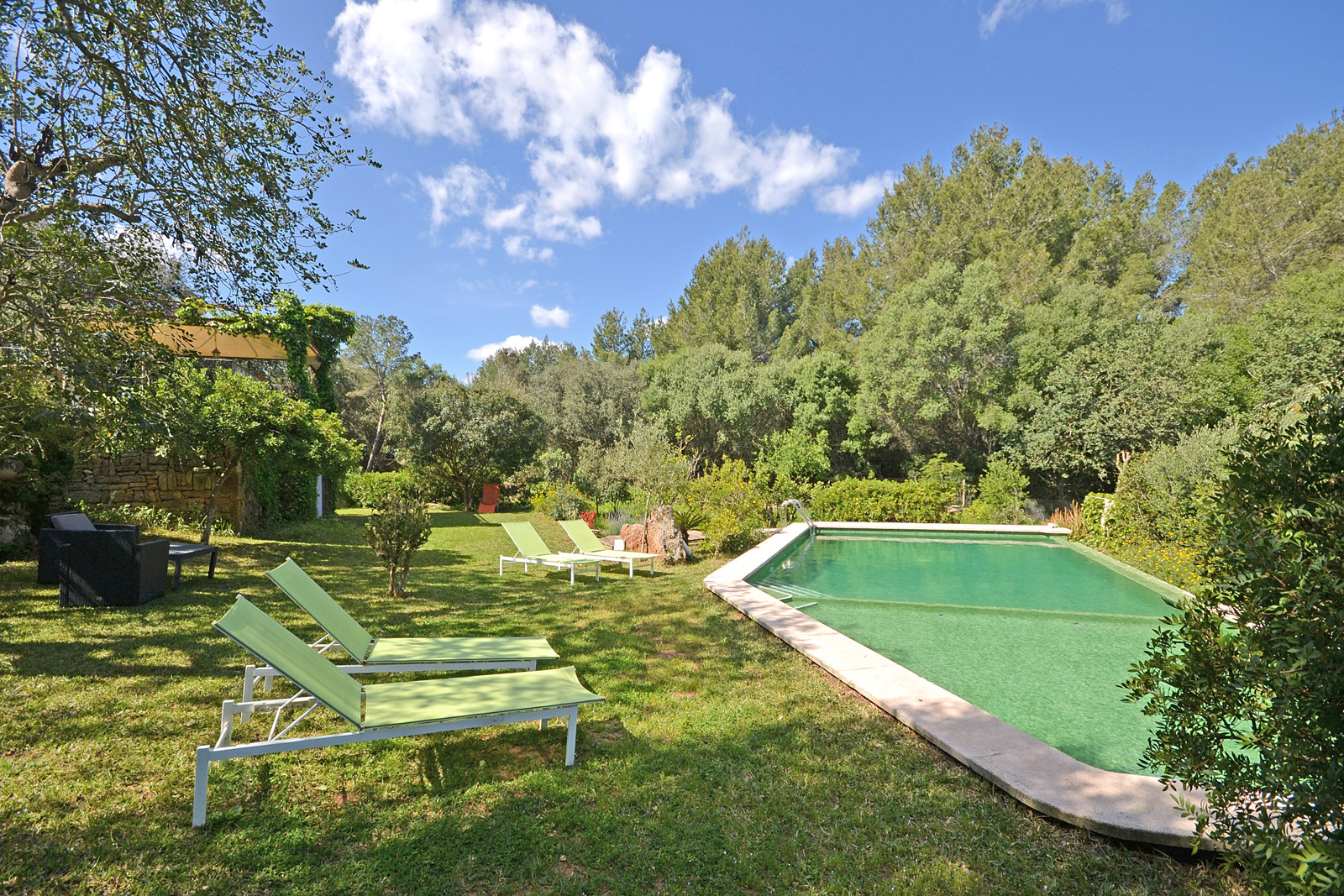 Spiros - Country house with swimming pool close to