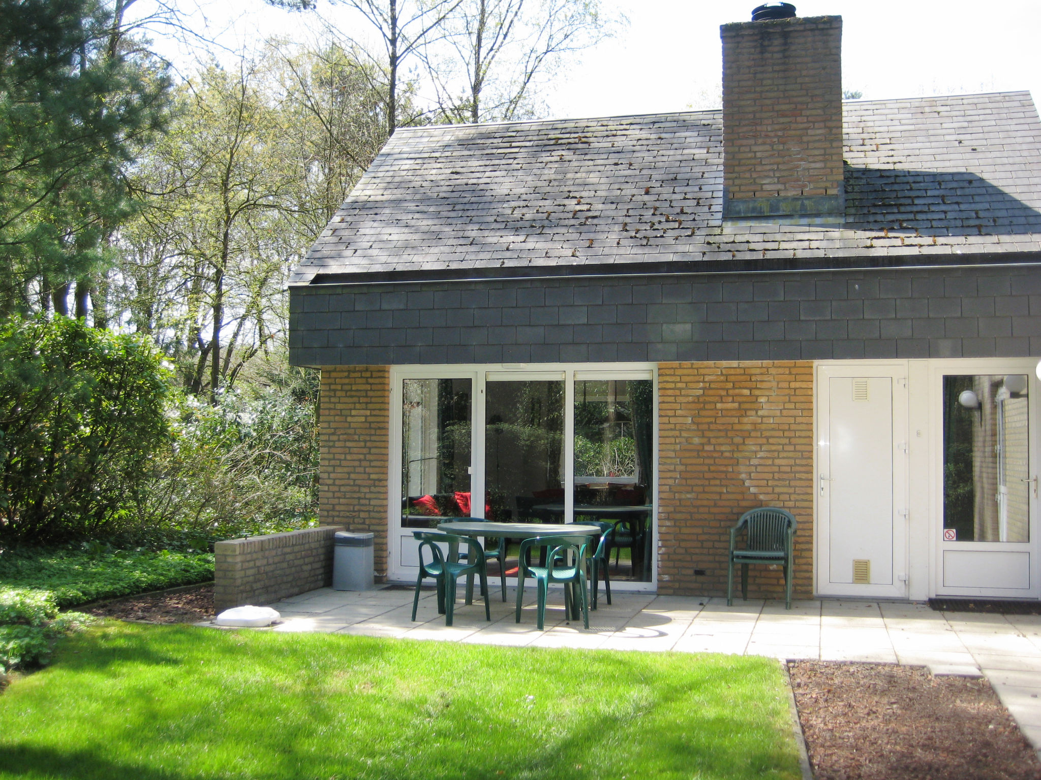 6L by Interhome