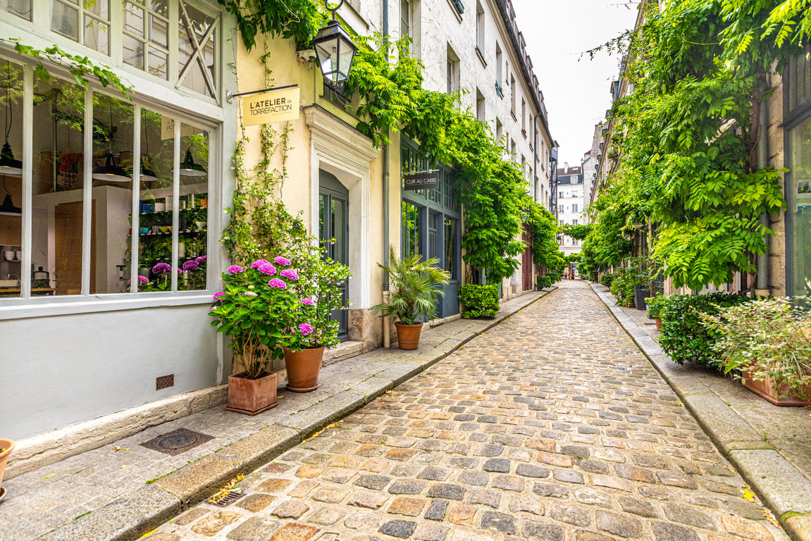 Grand studio lumineux au cœur de Paris