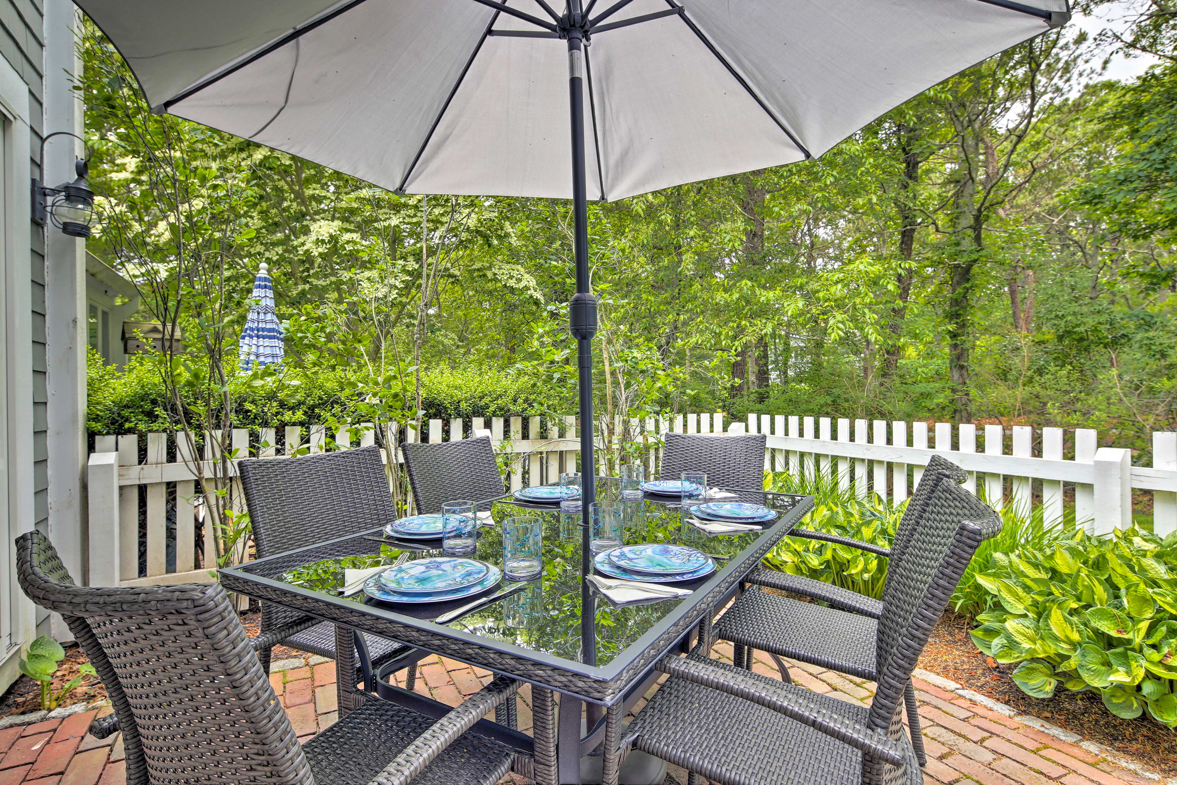 Maushop Village Getaway w/ Private Beach Access!