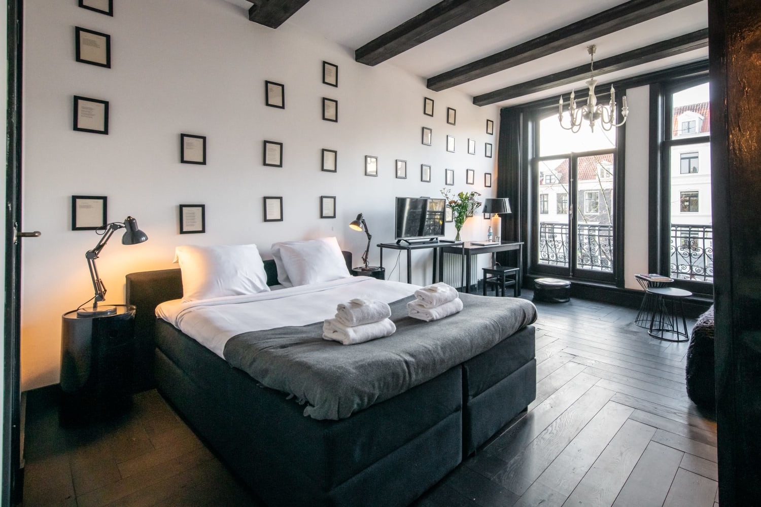 The Black Canal Studio in heart of Amsterdam — Amsterdam stay