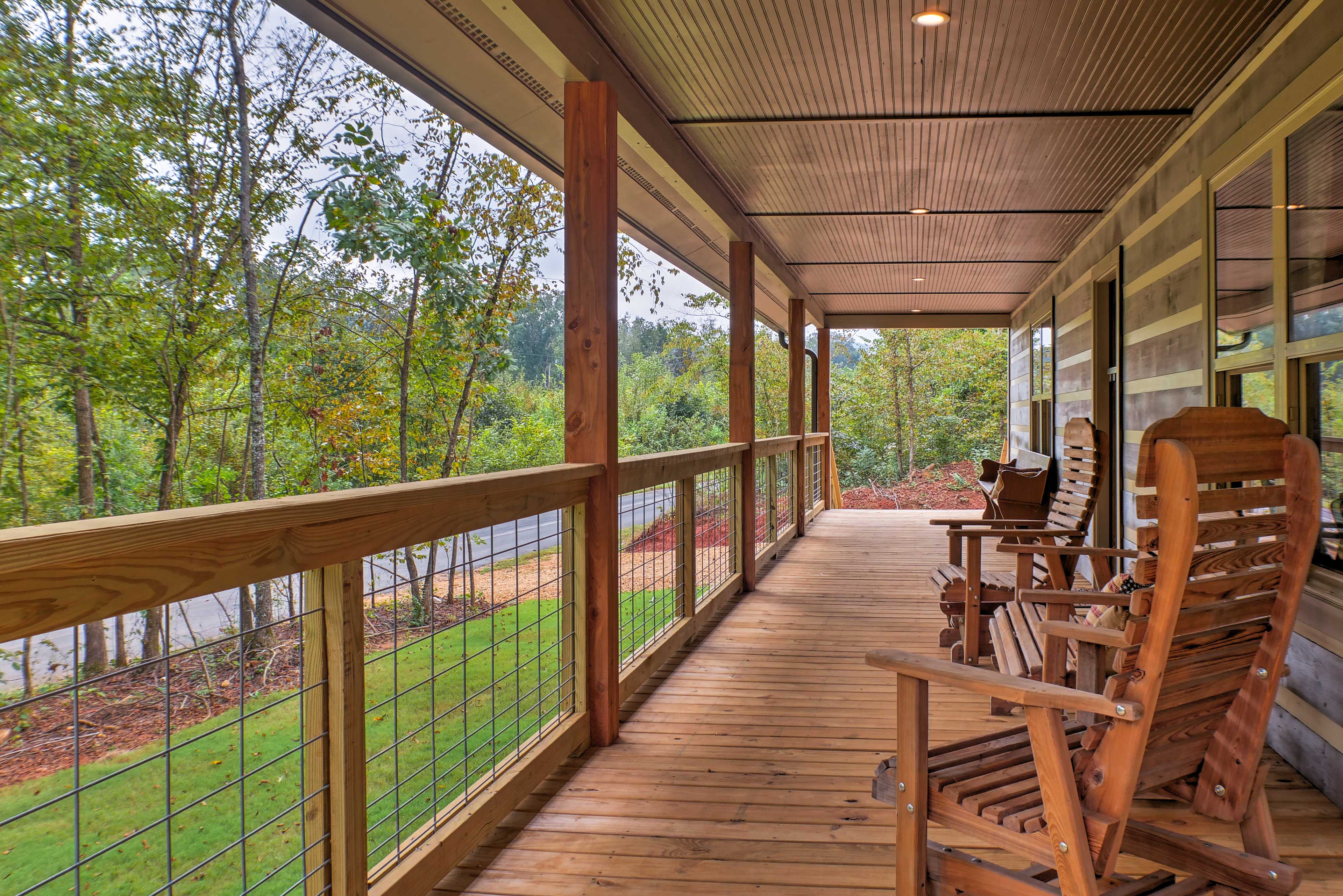 Summerville Getaway w/ Deck + On-Site Creek!