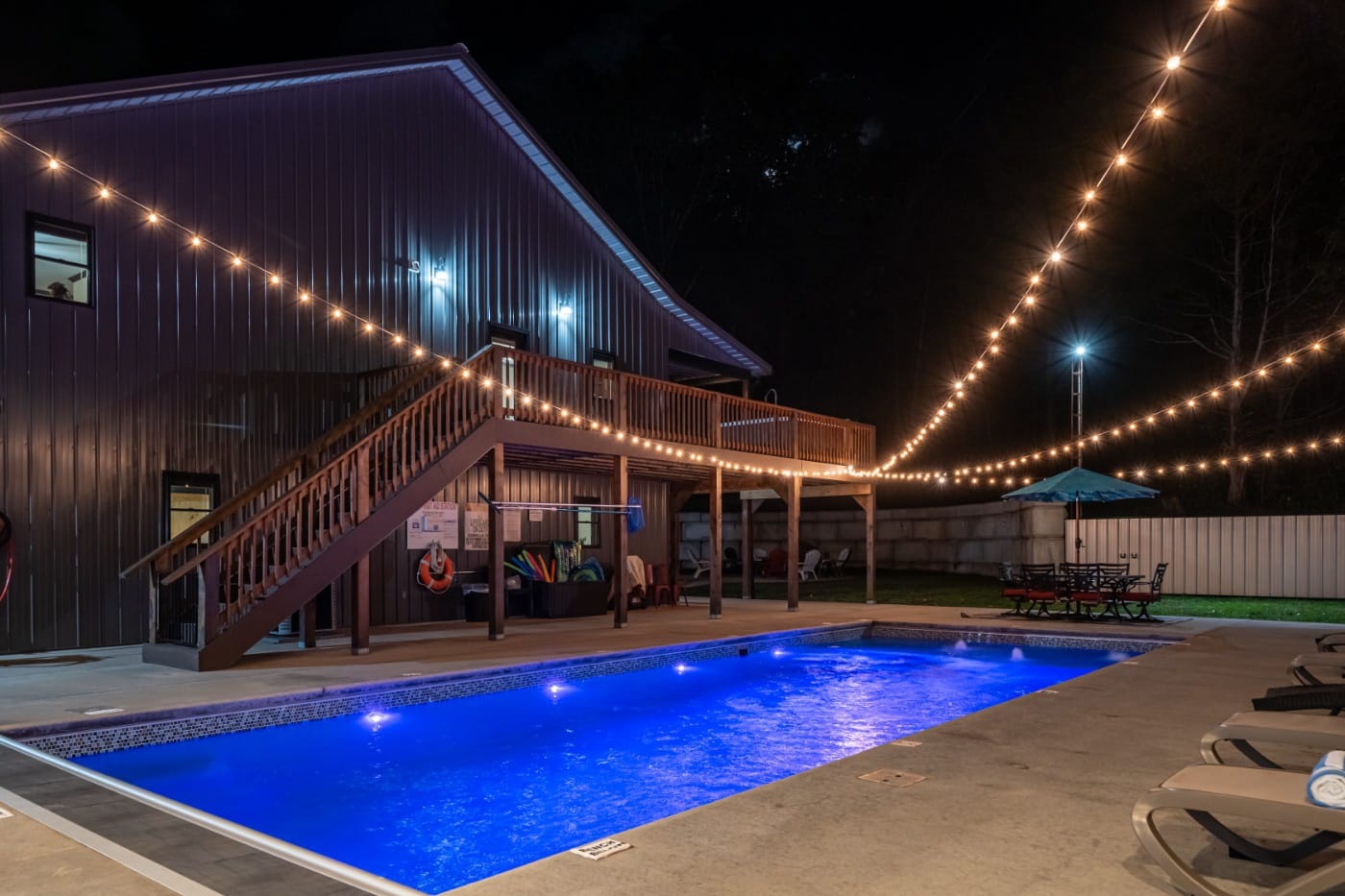 Secluded Private Cabin with Pool, hot tub, firepla Houses for Rent in