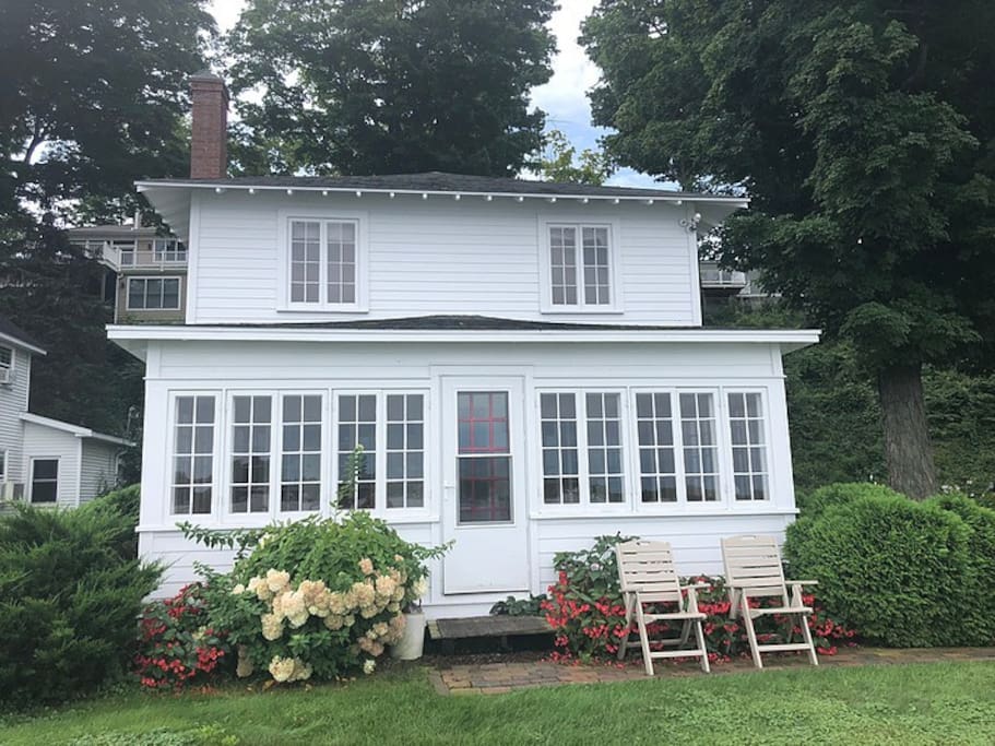 The Reliable Retreat on Paw Paw Lake