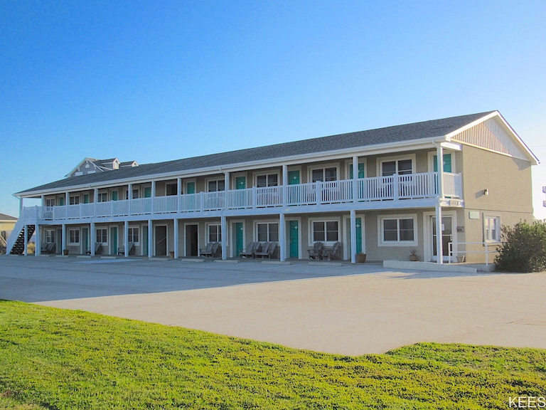 Seagull Motel Hatteras Village 1 King Efficiency 1