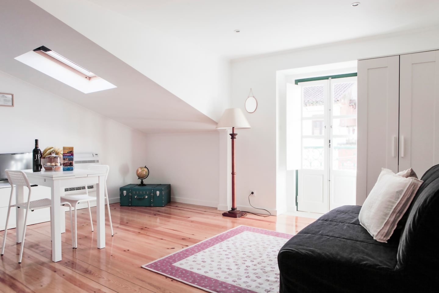 Top-Floor Lisbon Studio | Peaceful & Central