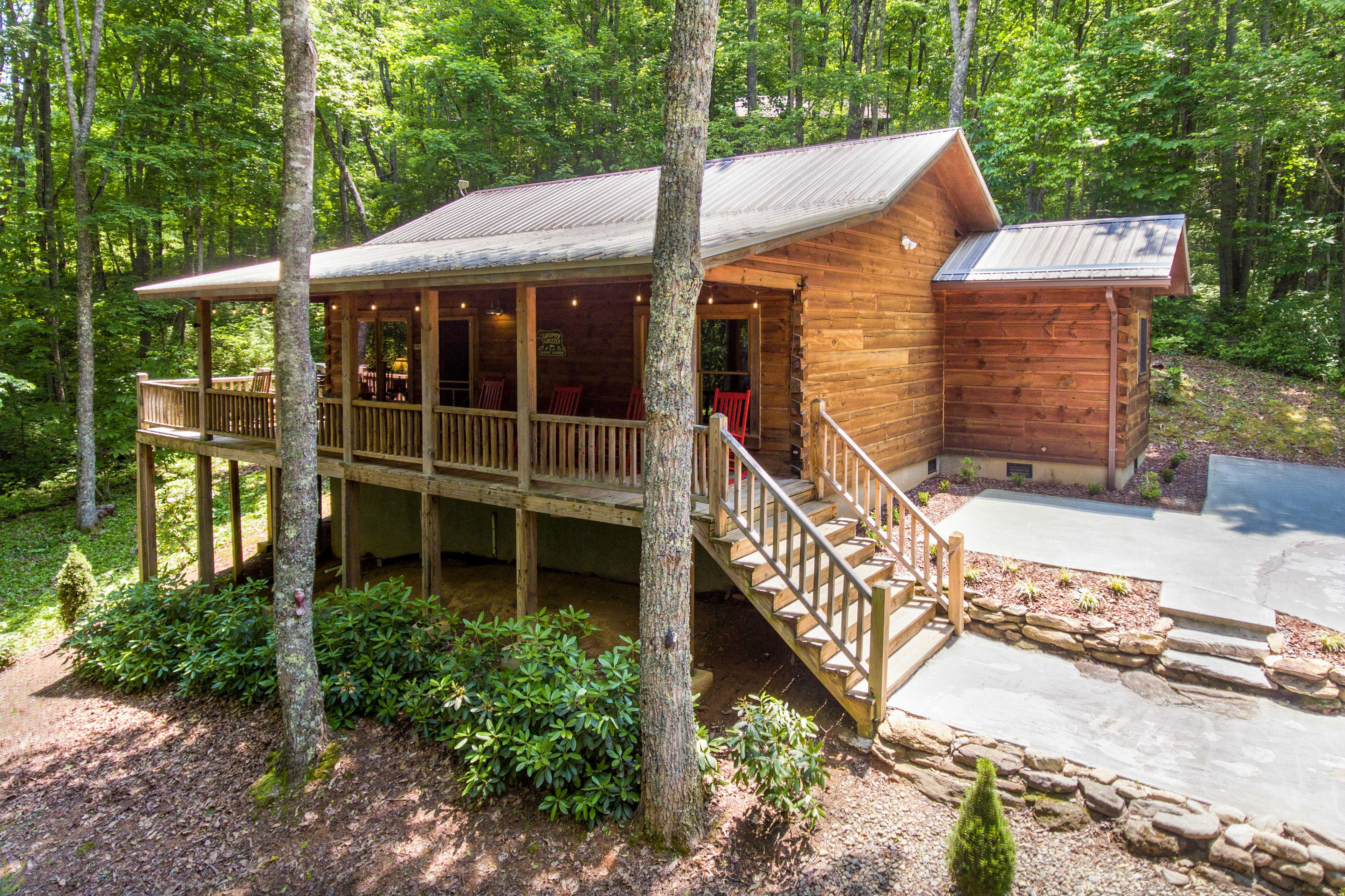 Log Cabin in Great Smoky Mtns Near Cashiers!