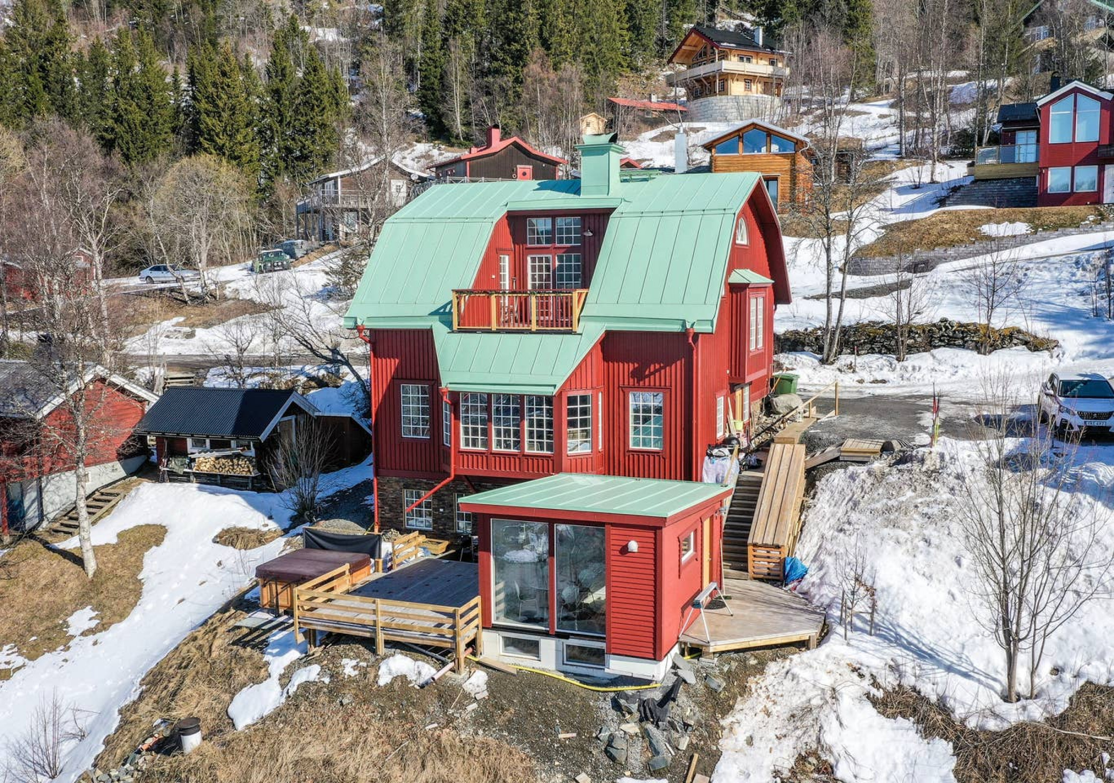 Apartment and Cabin w Jacuzzi