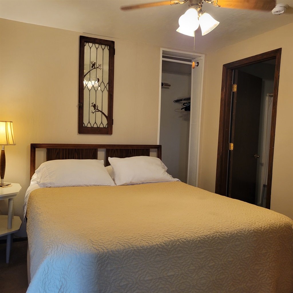 Simple Cabin*Lake View rustic cabin in rural WI Guesthouses for Rent