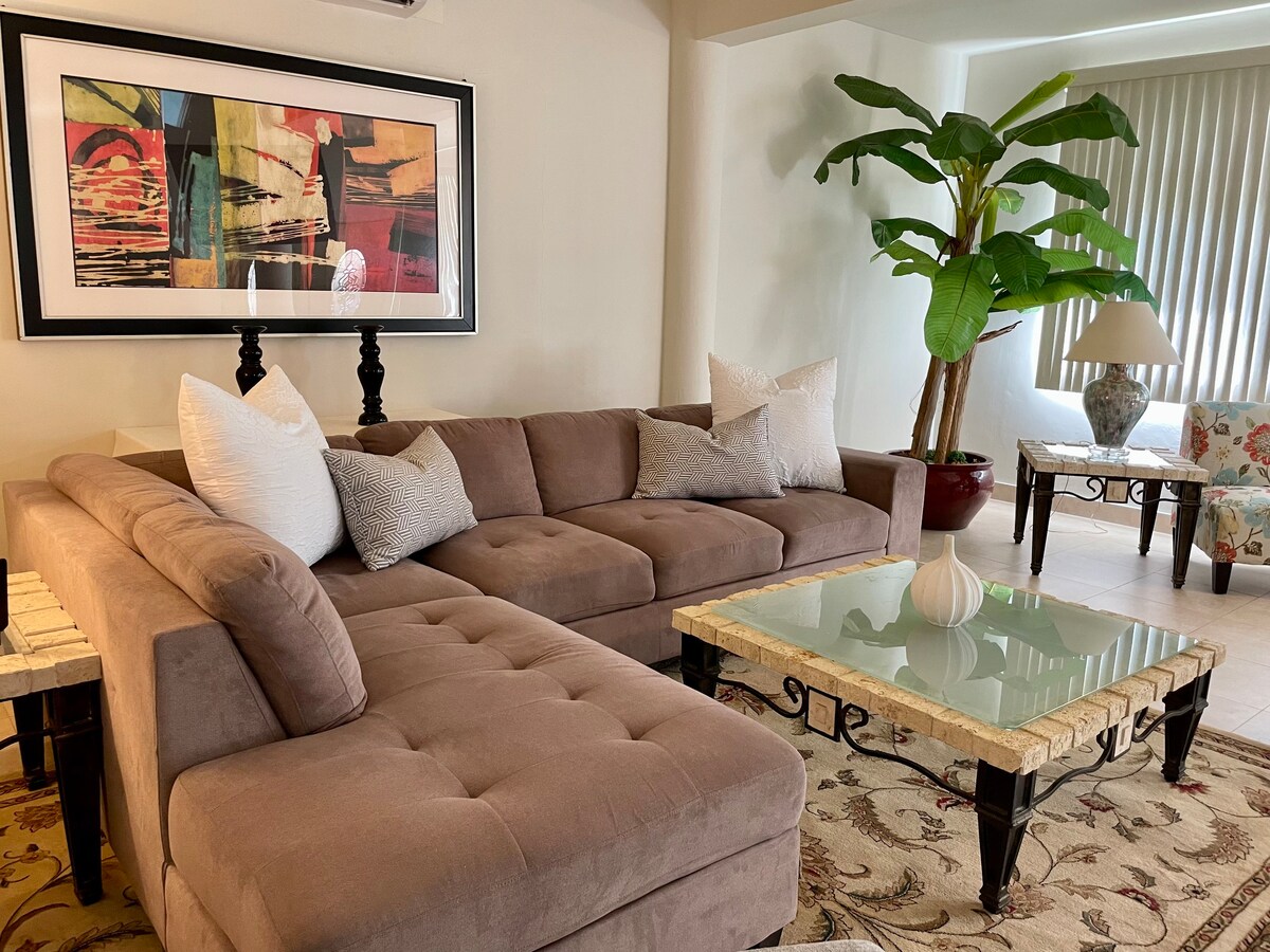 Spacious 4BD/2.5BA Retreat Near Hospital & Tumon