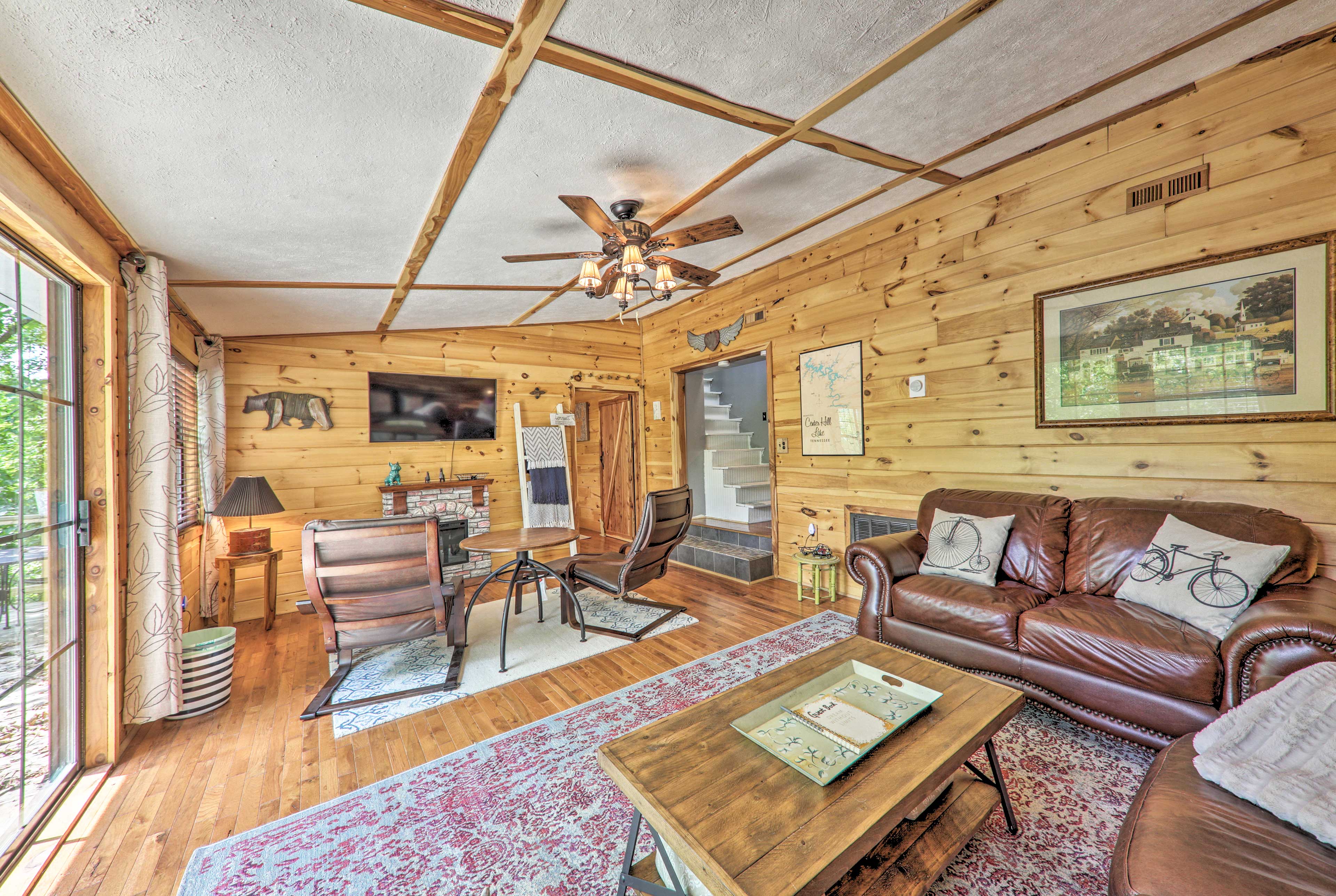 Getaway on Center Hill Lake w/ Decks & Water Views