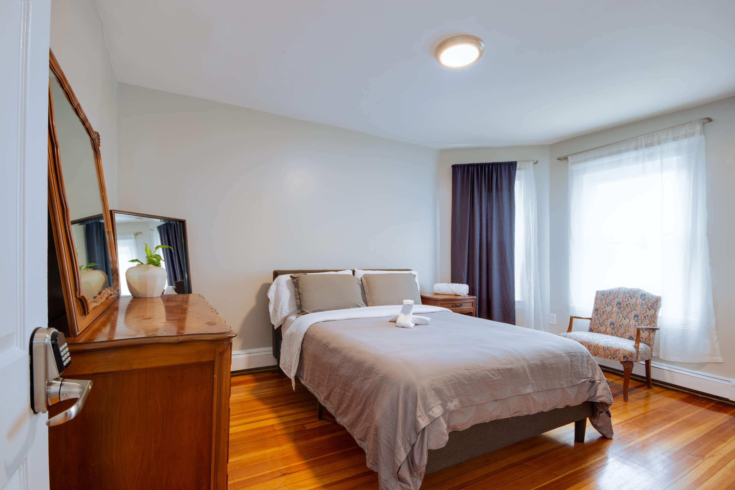 Spacious Boston Bedroom 02