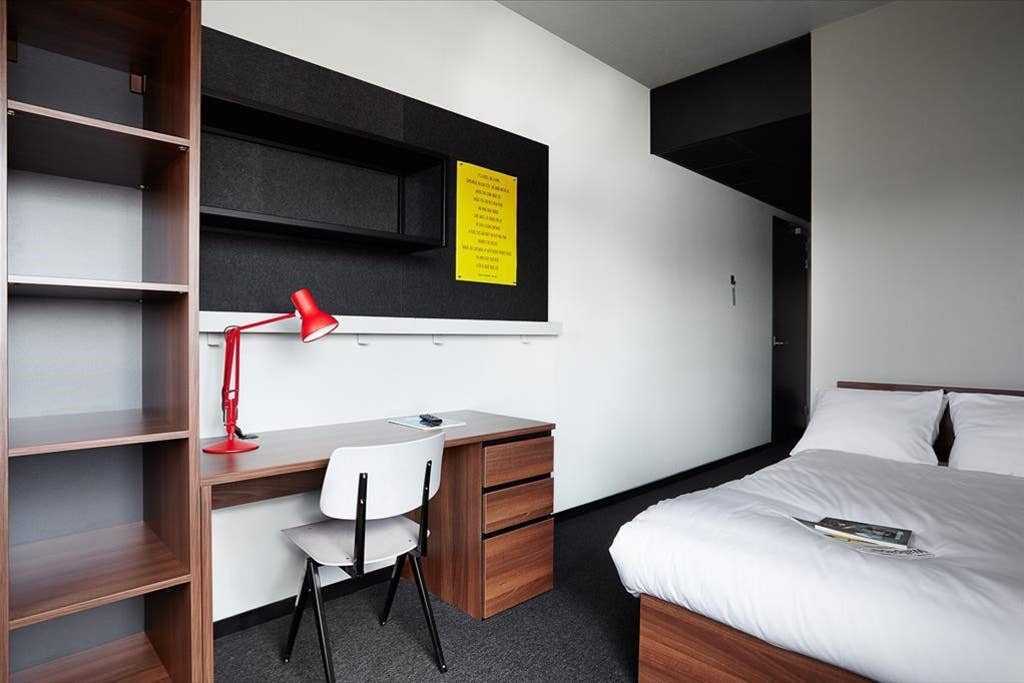 Standard Single · Modern downtown design room — Amsterdam stay