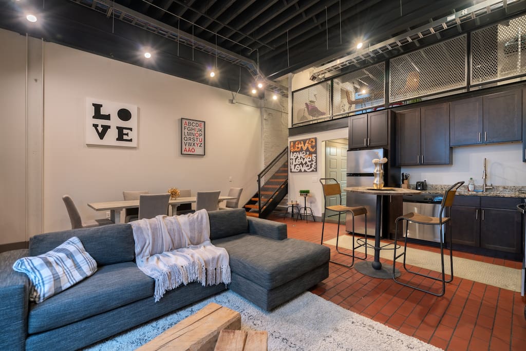 Wonderbread Loft - Short North - Free Parking! in Near North/University, Columbus